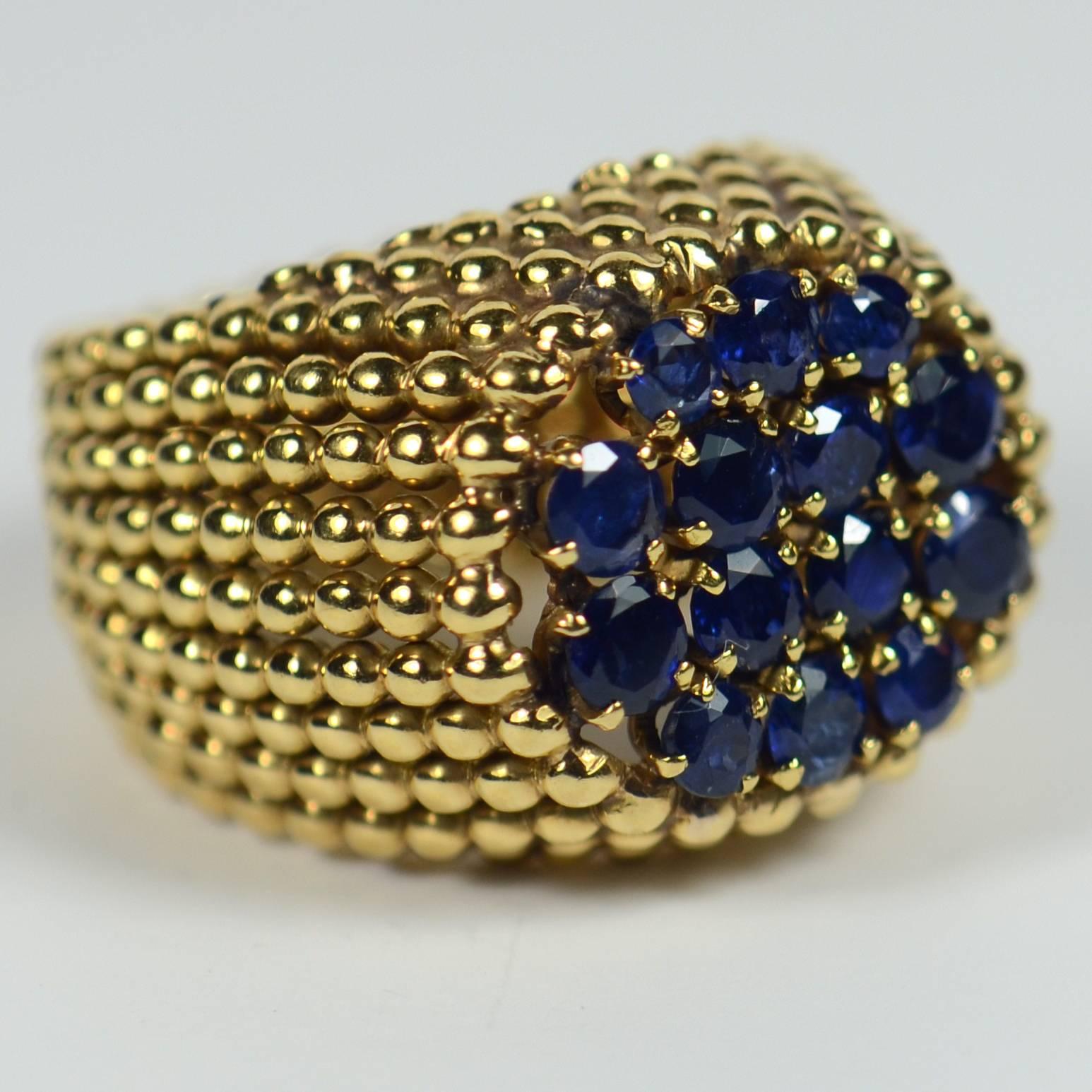 Französischer Saphir-Gold-Ring, um 1950 im Angebot 1