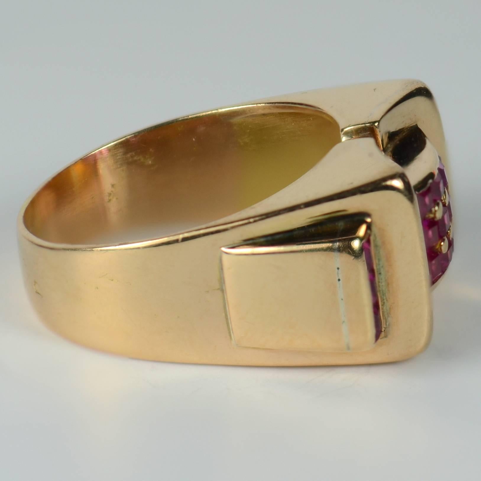 Art Moderne Ruby 18 Karat Gold Tank Ring In Good Condition For Sale In London, GB