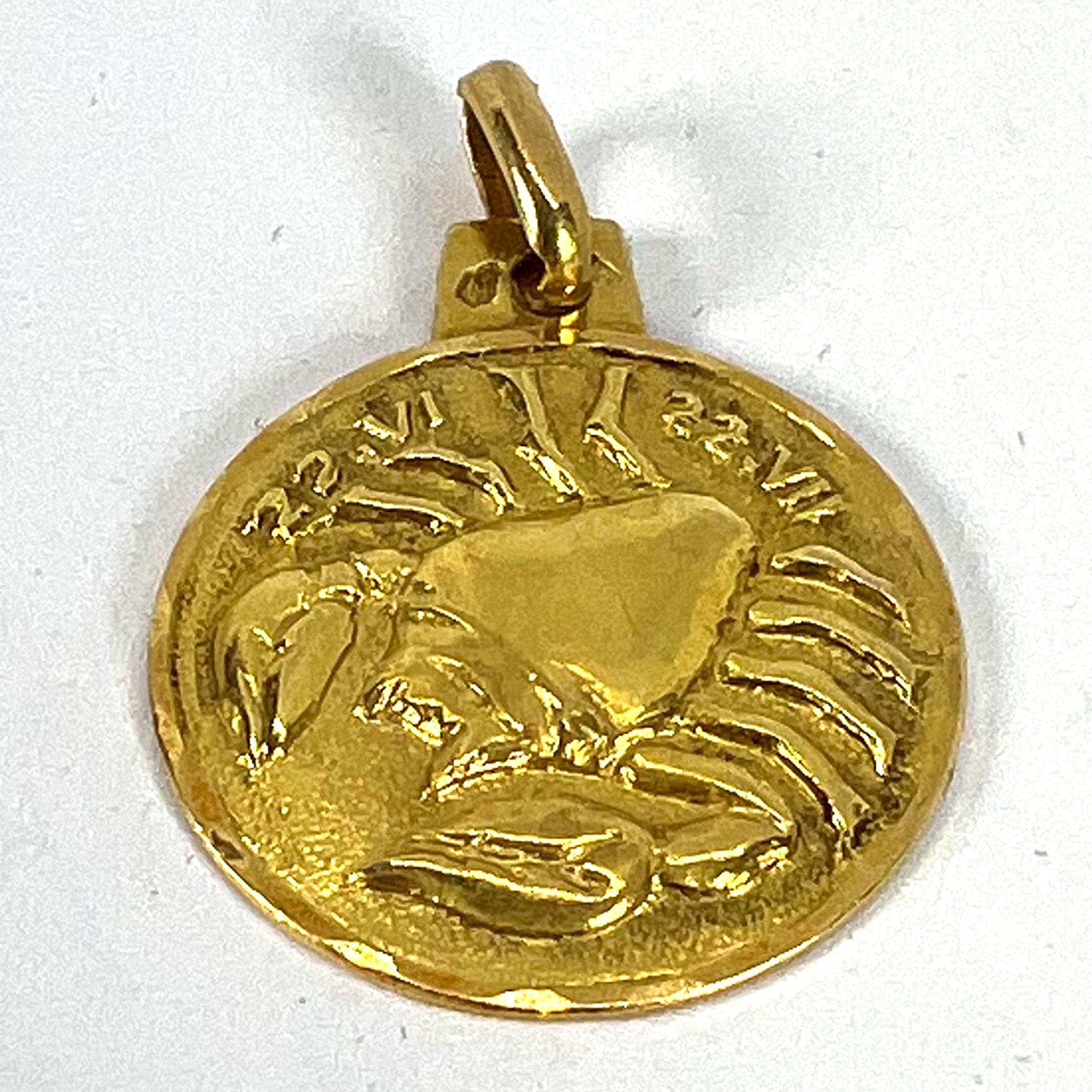 Colgante Encanto Cáncer Zodíaco Francés de Oro Amarillo de 18 Kilates en venta 8