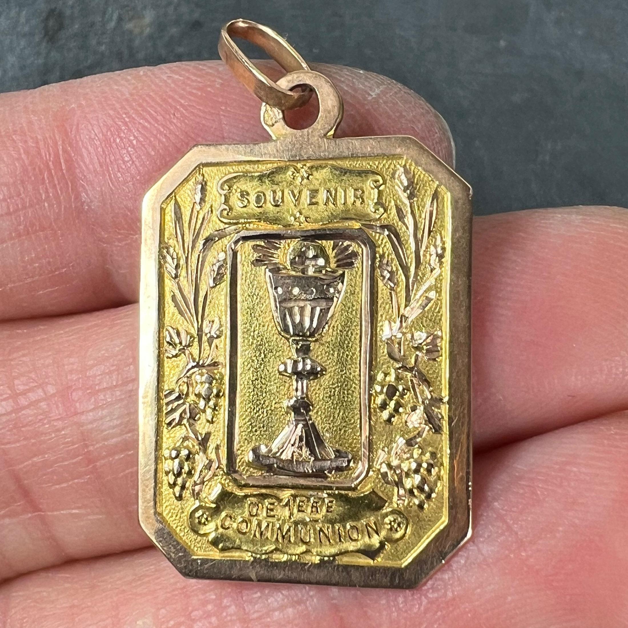 Colgante con medalla de oro amarillo rosa de 18 quilates de la Primera Comunión francesa en venta 1