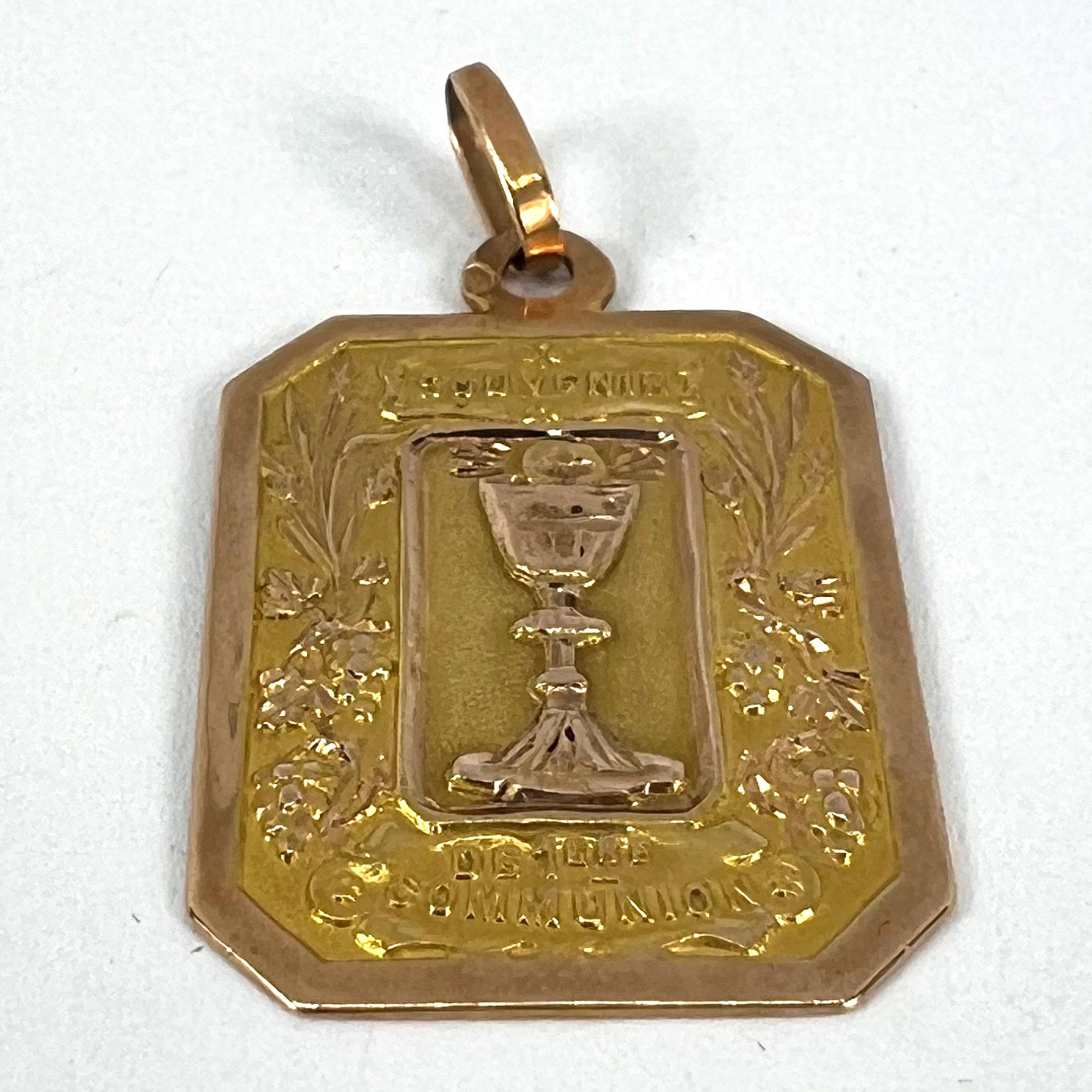 Colgante con medalla de oro amarillo rosa de 18 quilates de la Primera Comunión francesa en venta 10