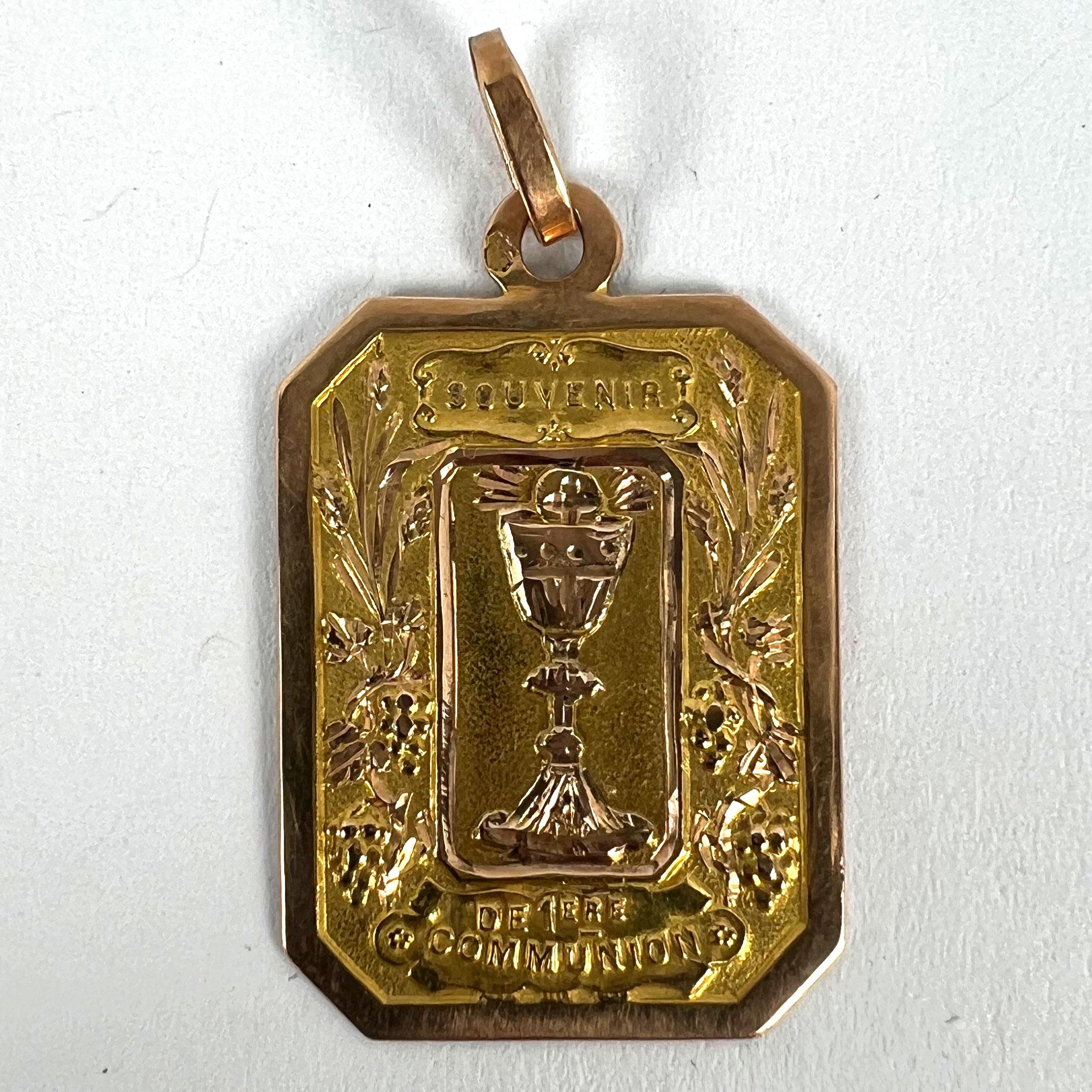 Colgante con medalla de oro amarillo rosa de 18 quilates de la Primera Comunión francesa en venta 8