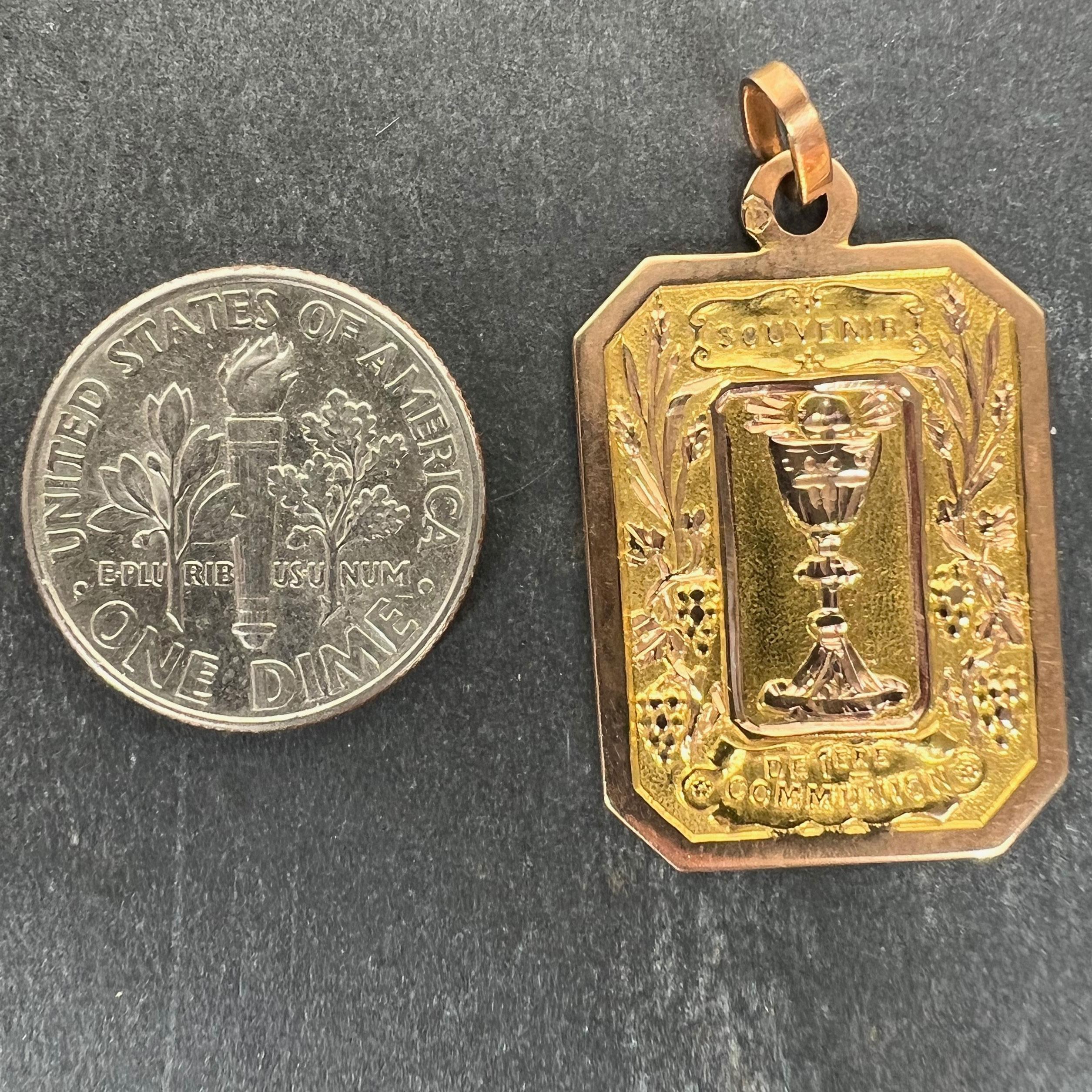 Colgante con medalla de oro amarillo rosa de 18 quilates de la Primera Comunión francesa en venta 7