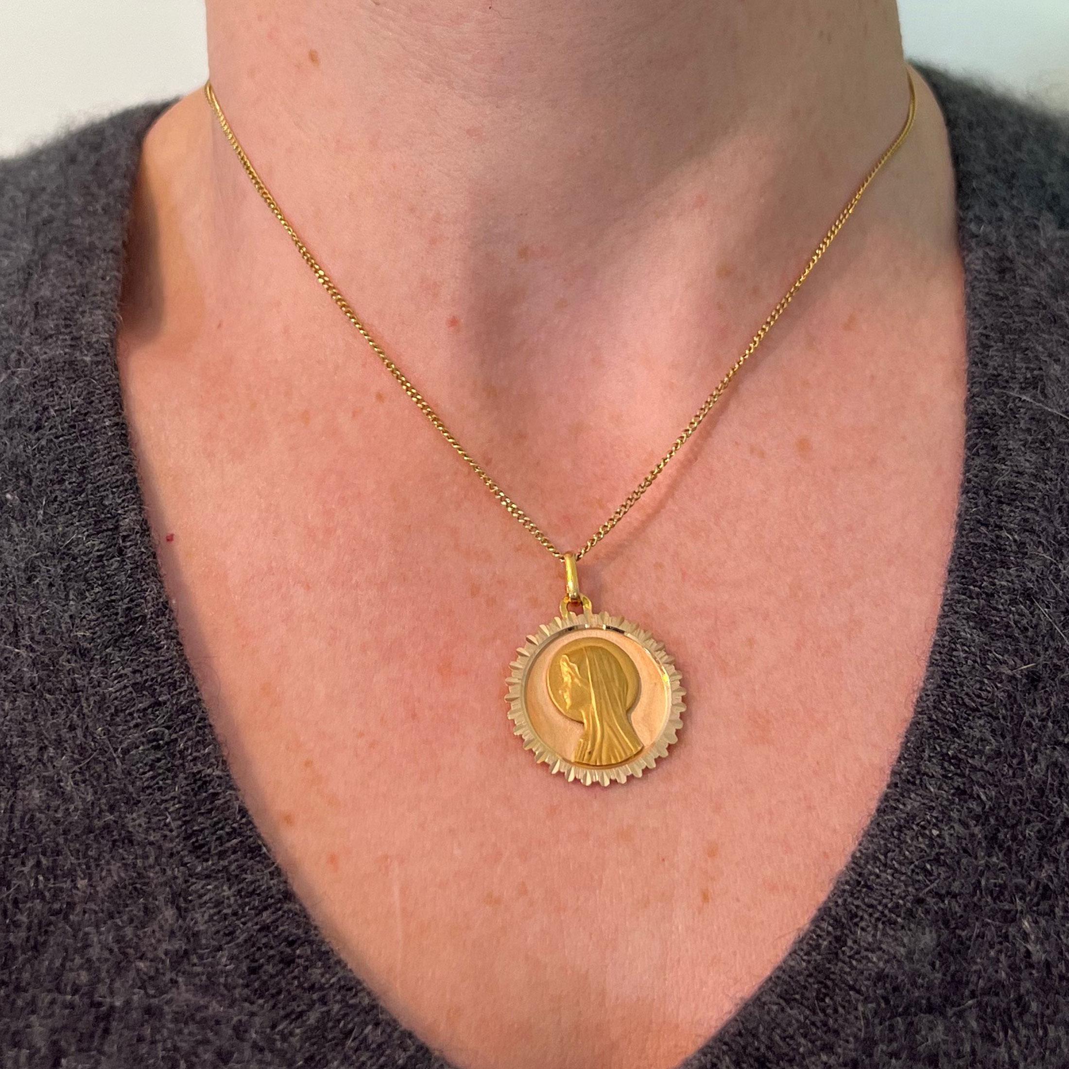 da uomo o donna Ciondolo con medaglia in oro giallo rosa francese Perroud Virgin Mary 18K in vendita