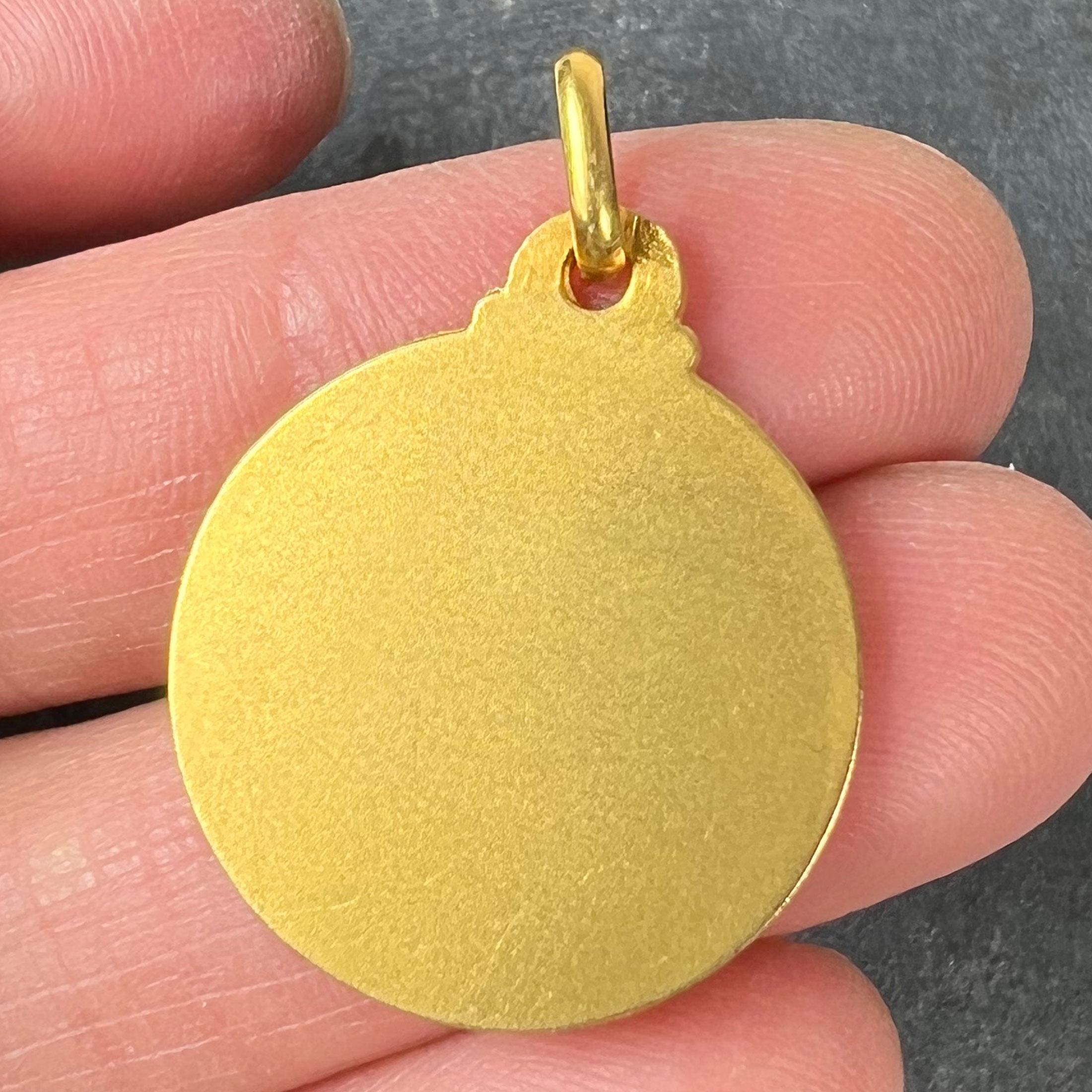 Vintage French Virgin Mary 18K Yellow Gold Sunburst Medal Pendant For Sale 2