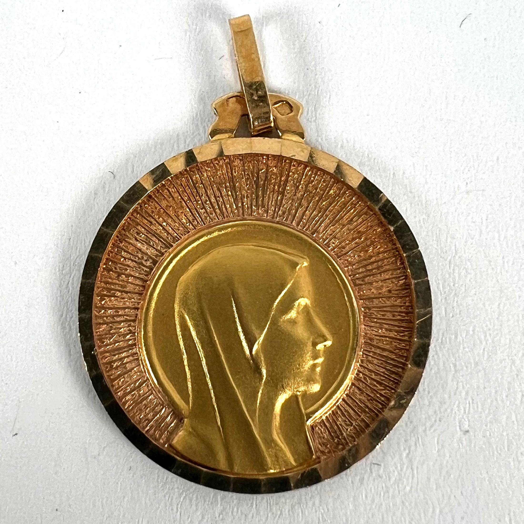 Colgante Vintage Virgen María Francesa de Oro Amarillo Rosa de 18 quilates con Medalla Sunburst en venta 7