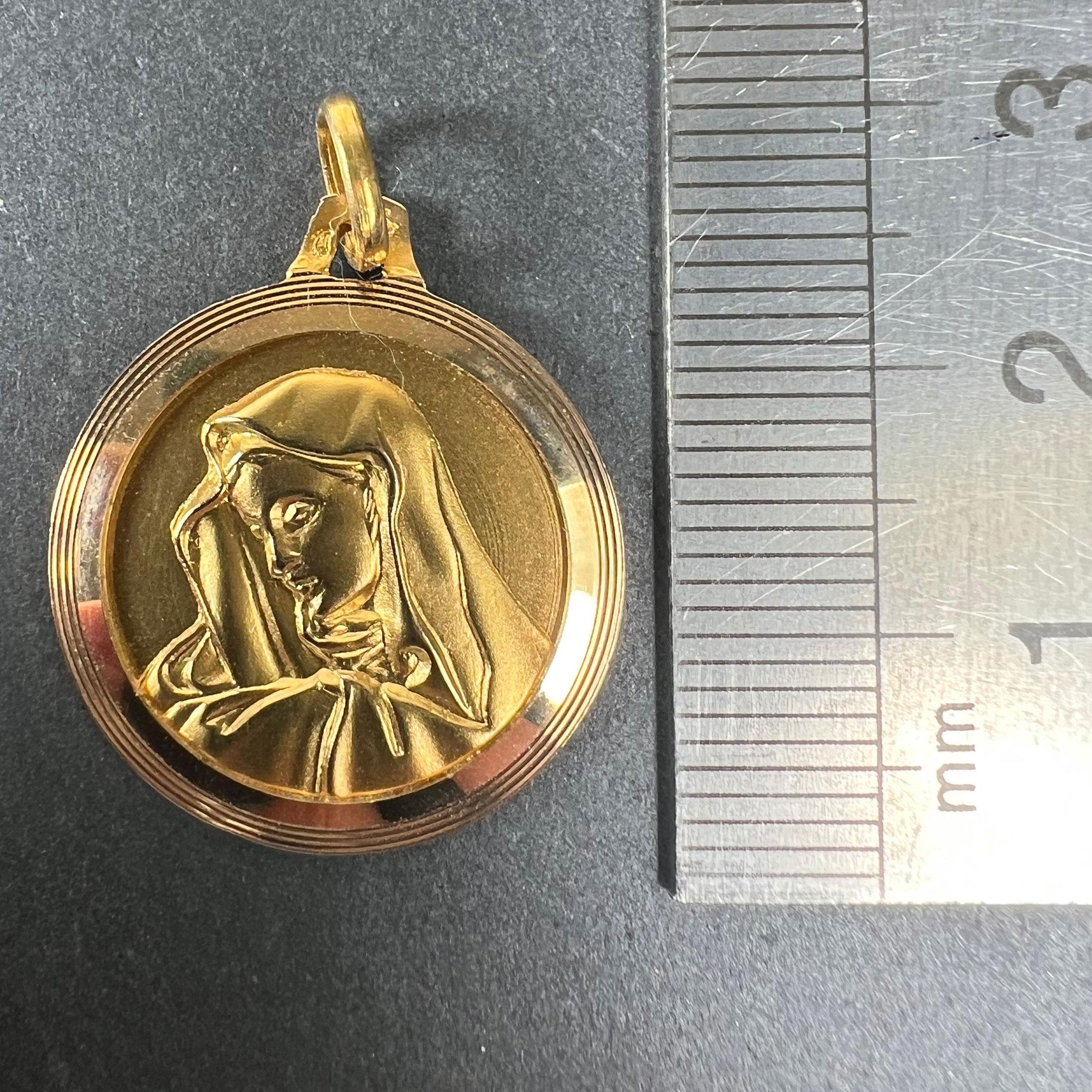 Vintage French Virgin Mary 18K Yellow Gold Medal Pendant For Sale 3