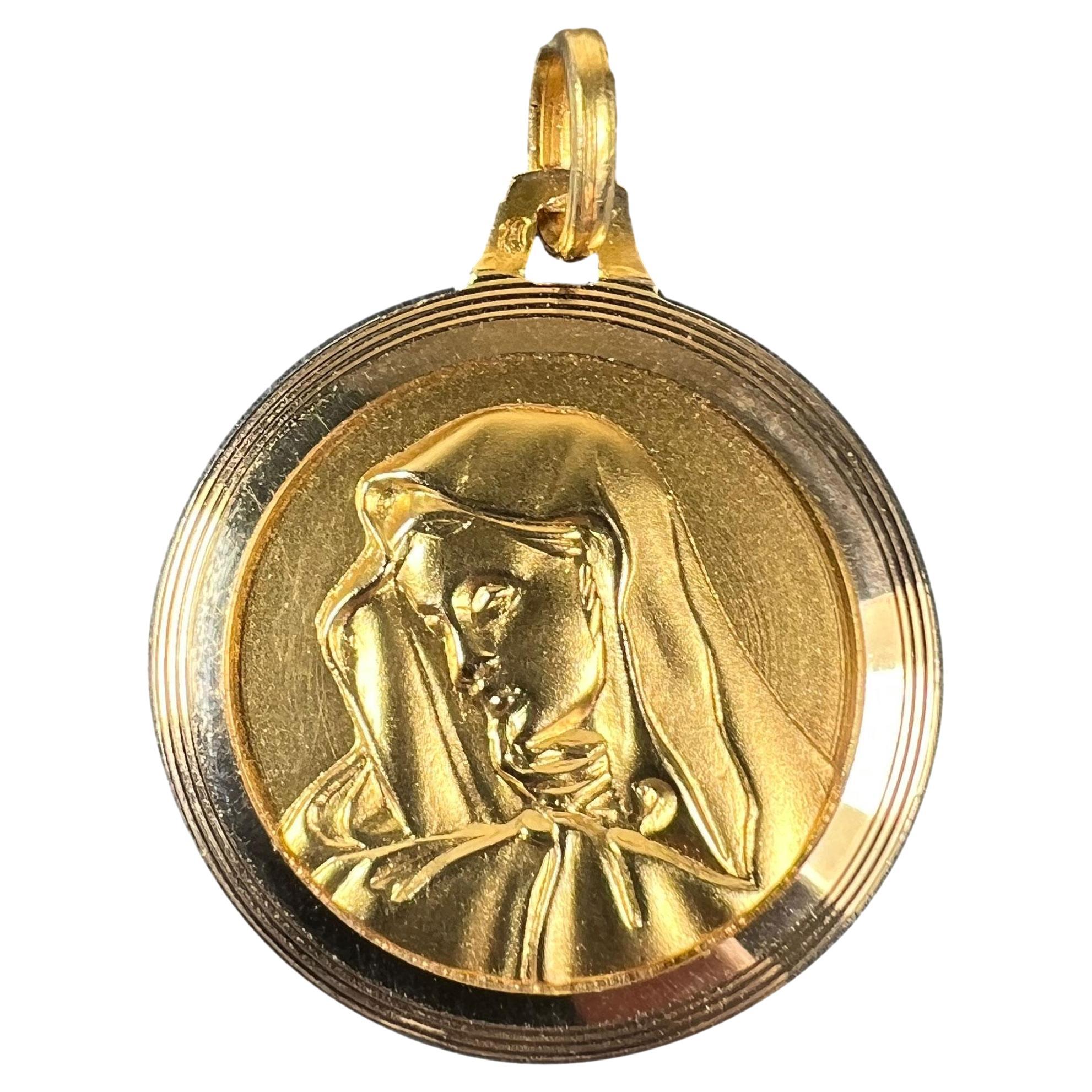 Französischer Medaillon-Anhänger, Jungfrau Maria, 18 Karat Gelbgold