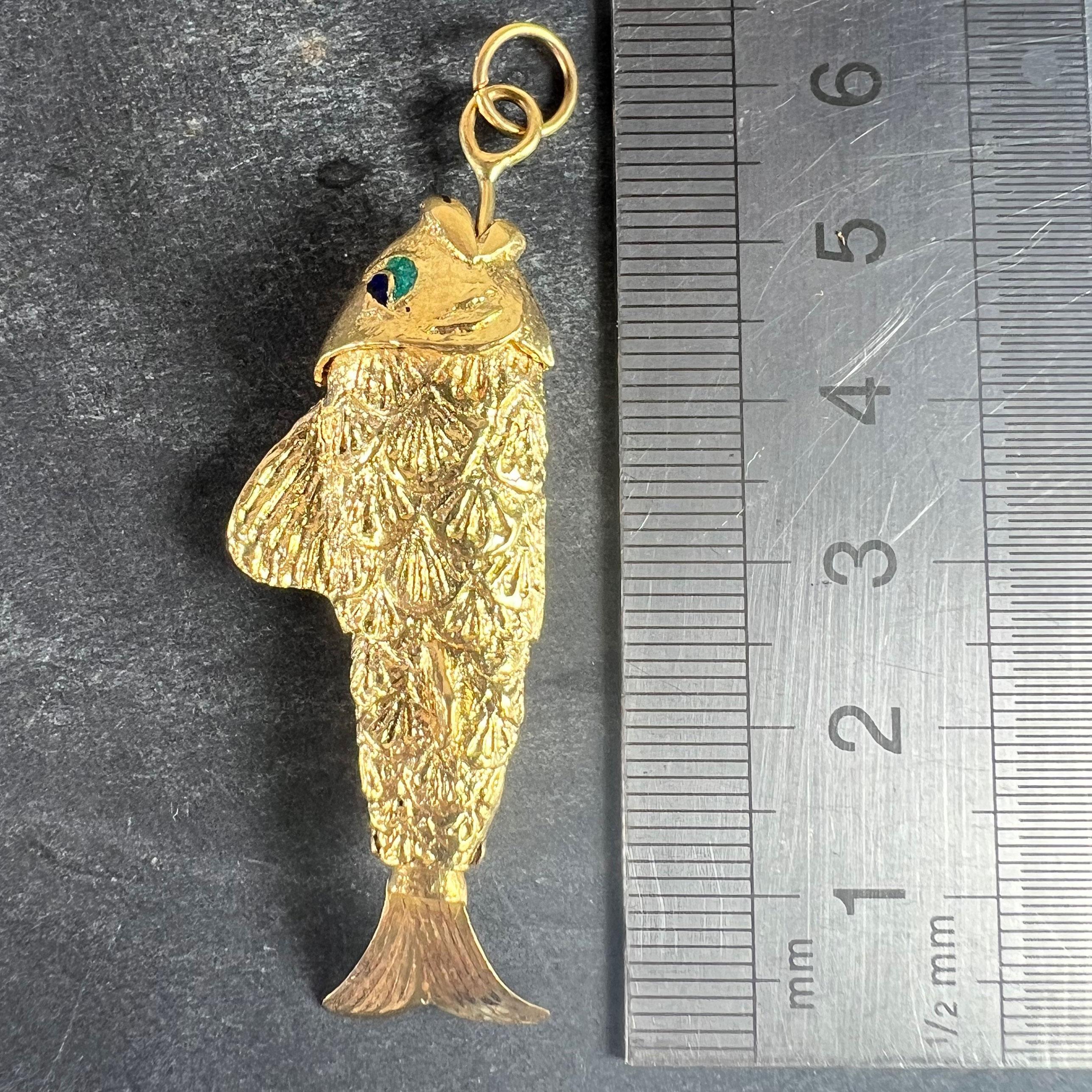 Colgante de oro amarillo de 18 quilates con forma de pez articulado en venta 2