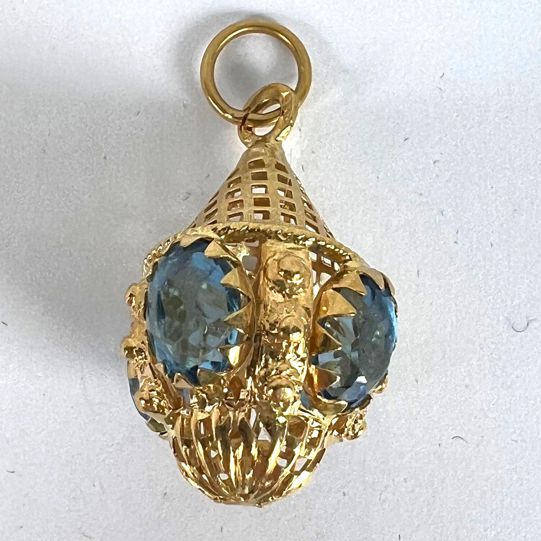 Ciondolo Charm Etrusco in oro giallo 18K in vendita 10