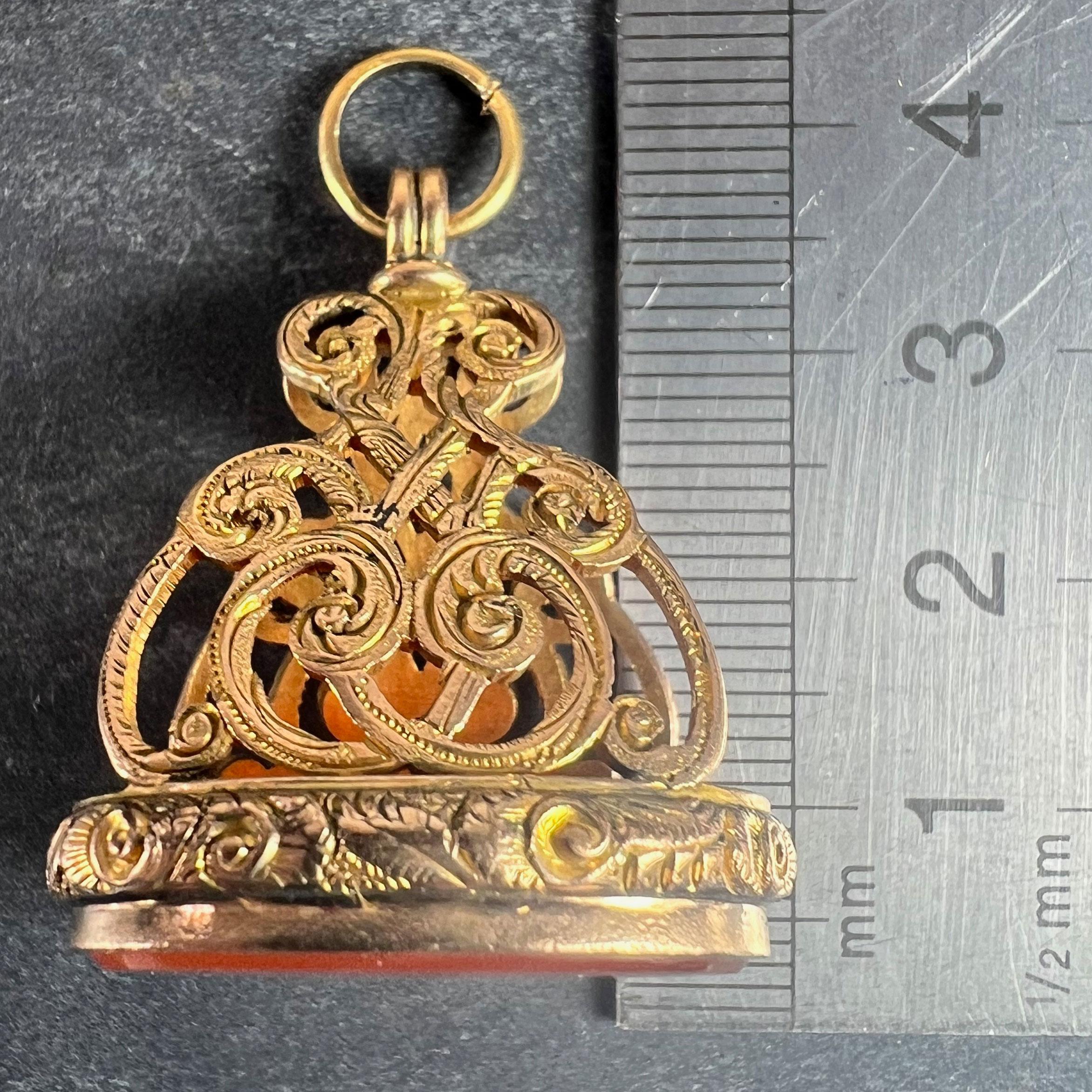 Grand pendentif breloque en forme de porte-clés en or jaune et cornaline en vente 7