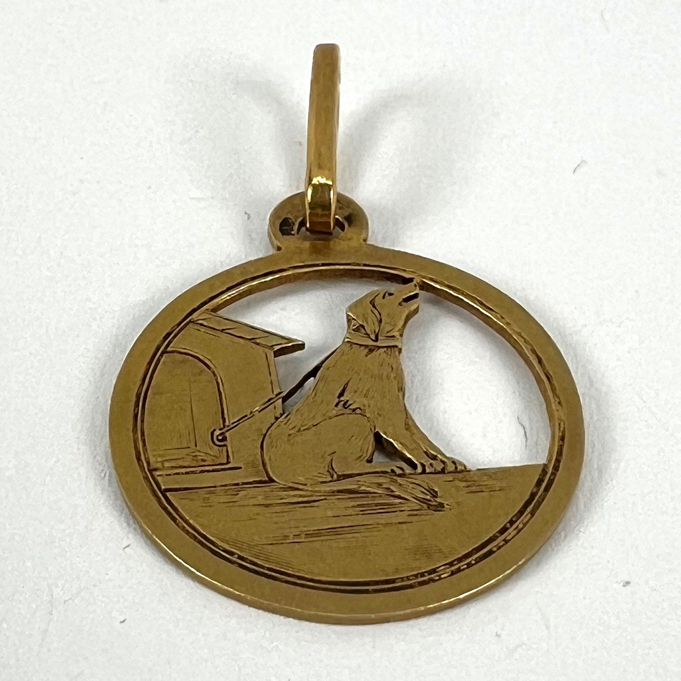 Pendentif en or jaune 18K avec breloque en forme de maison de chien en vente 11