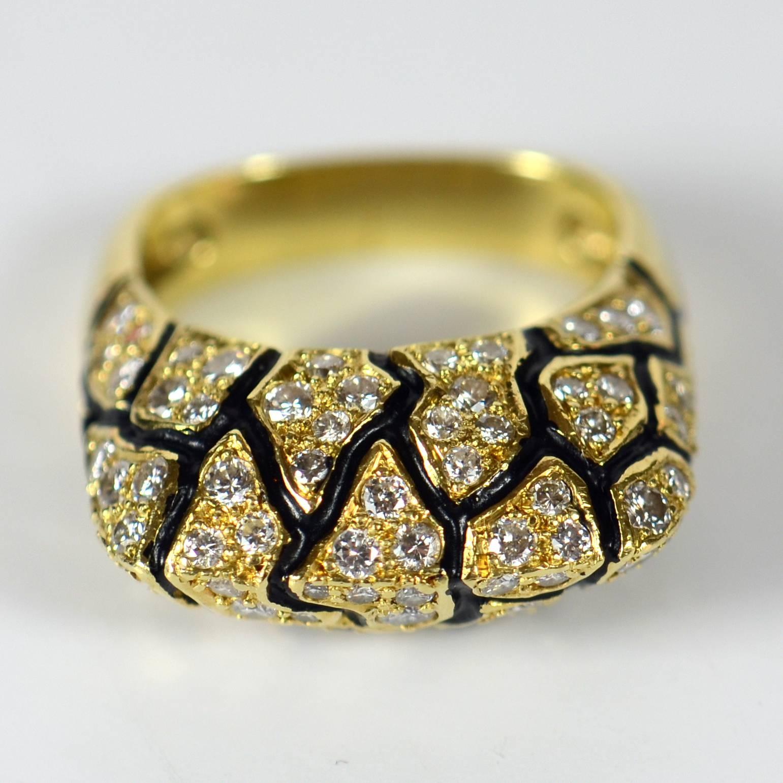 La Triomphe Enamel Diamond Gold Ring 3