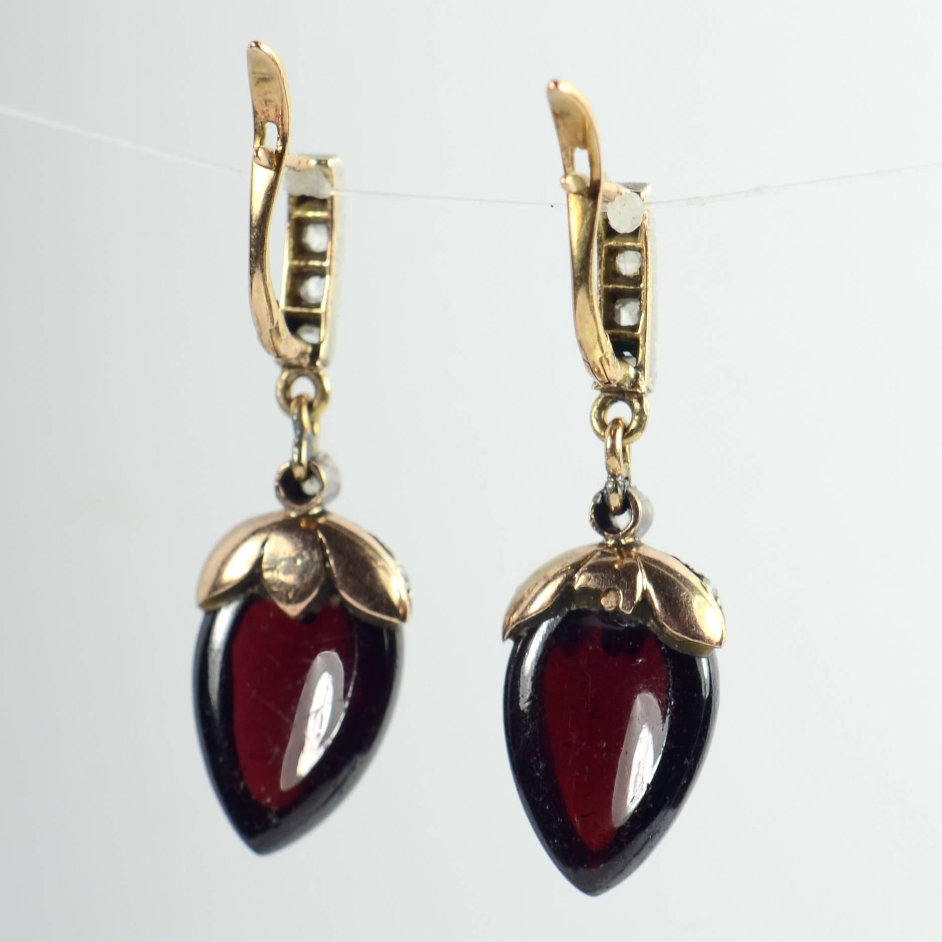 Victorian Garnet Silver Gold Pendant Earrings, circa 1870 4