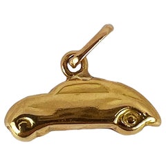 Ciondolo con charm "Saloon Car" in oro giallo 18 carati