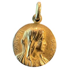 Colgante-medalla de la Virgen María Mater Dei de Bouloux (Francia), en oro amarillo de 18 quilates