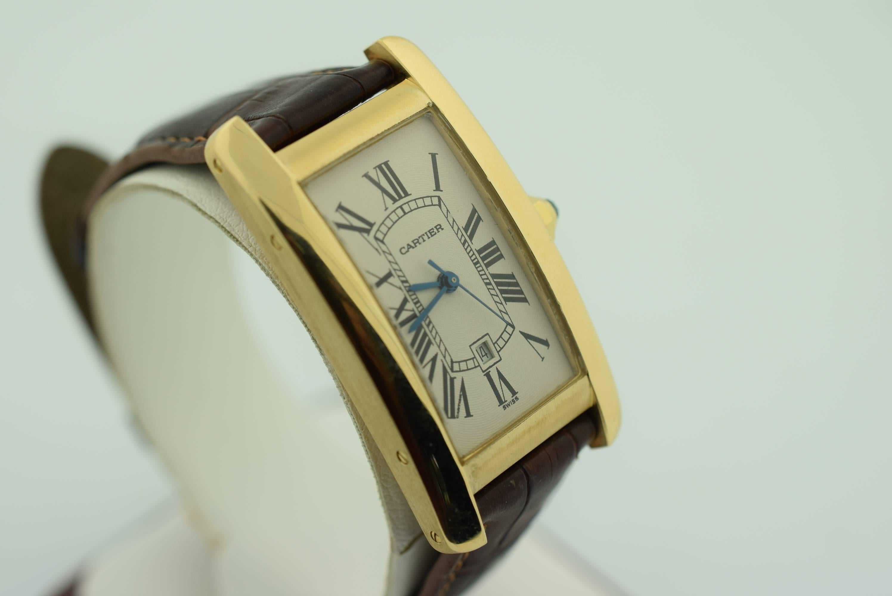  Cartier midsize unisex 18 k yellow gold American Tank Automatic  In Excellent Condition In New York, NY