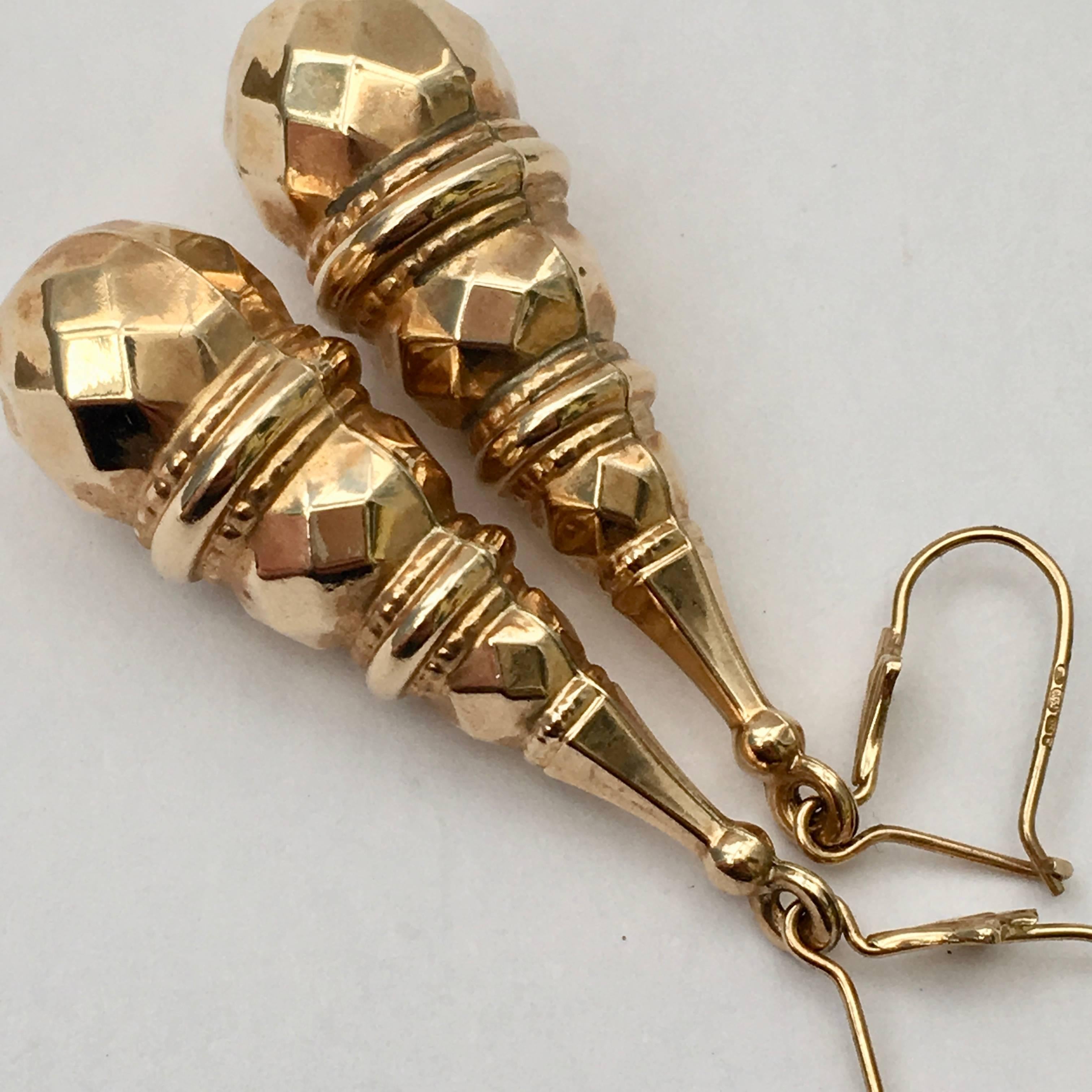 Large Fancy Earrings Gold Vintage Jewelry Teardrop Torpedo Long Drop Dangling In Excellent Condition For Sale In London, GB