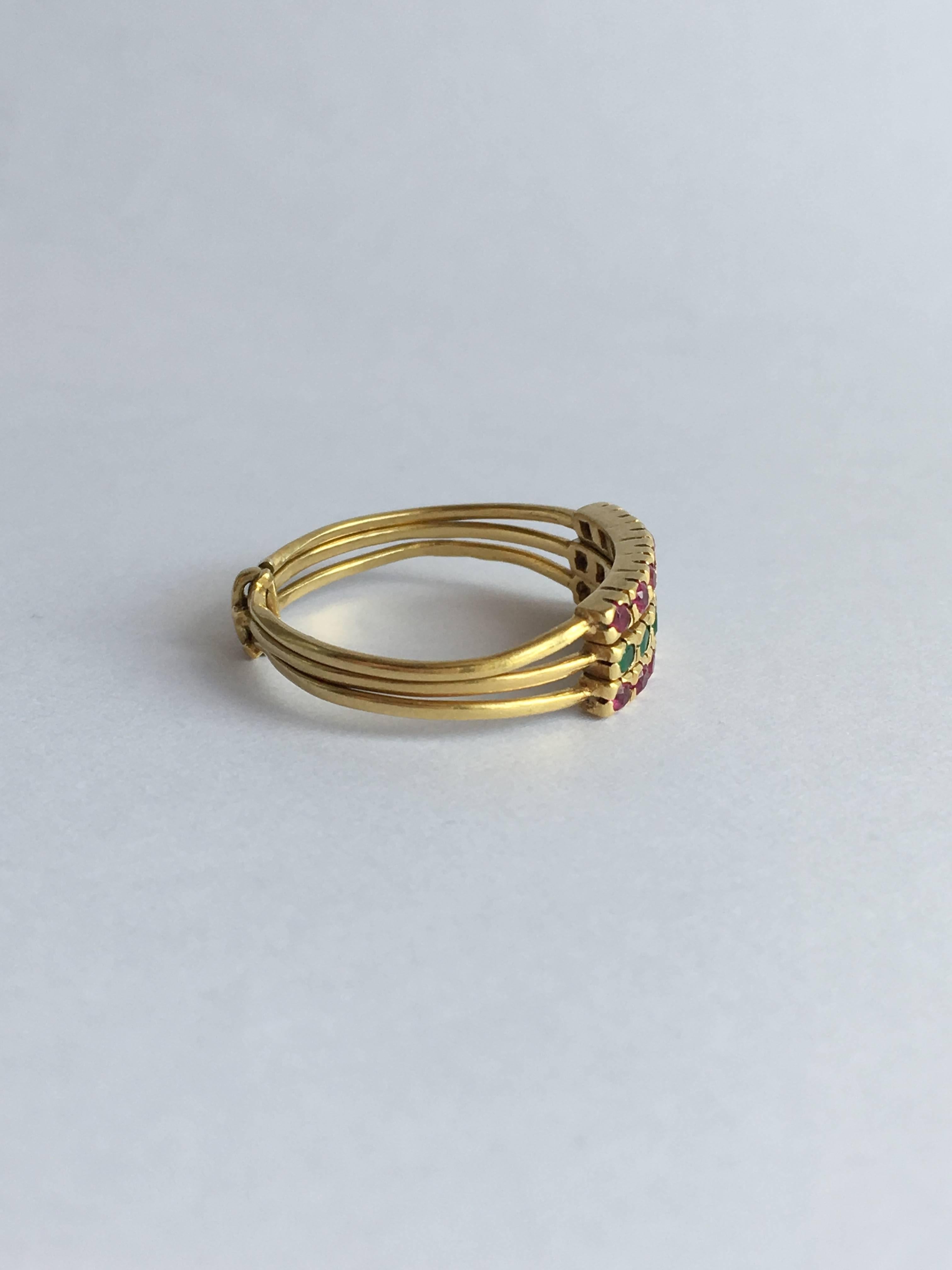Emerald Ruby Vintage Jewelry Gemstone Rings Gold Harem Ring Trio Trinity Band For Sale 4