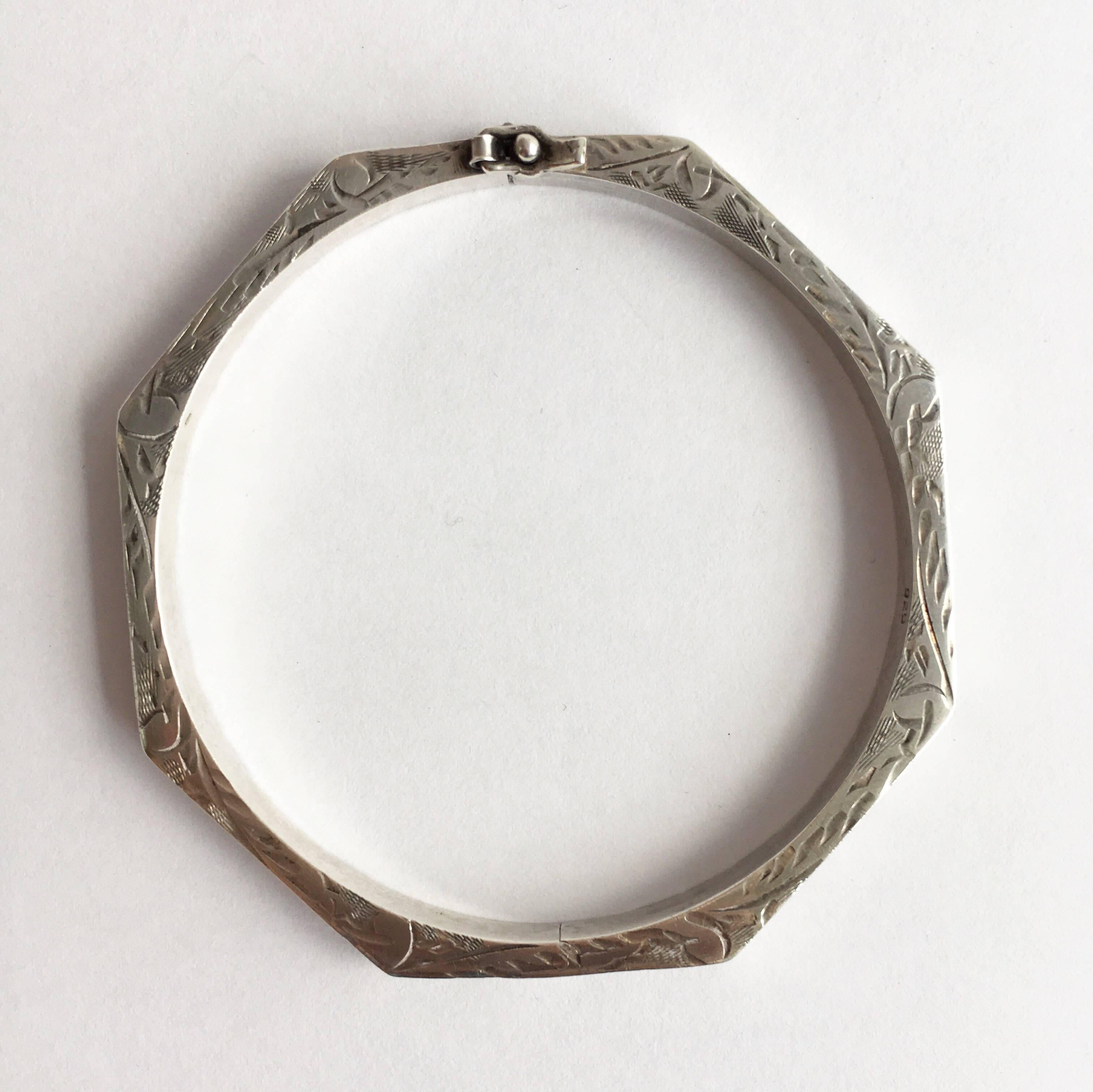 Anglo-Indian Vintage Octagonal Etched Hollow Imported Silver Hinged Bangle Bracelet