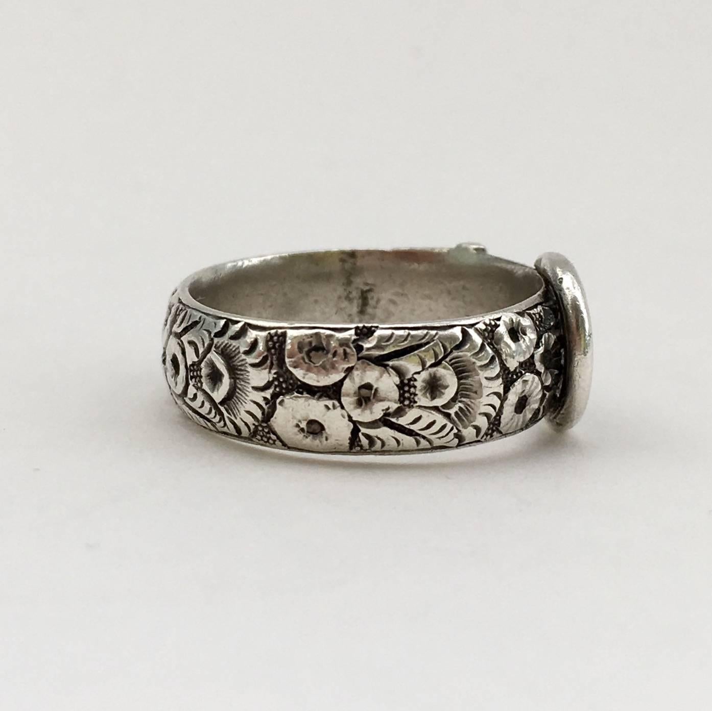 Arts & Crafts Ring Buckle Engraved Floral Heavy Silver Victorian Band In Good Condition In London, GB