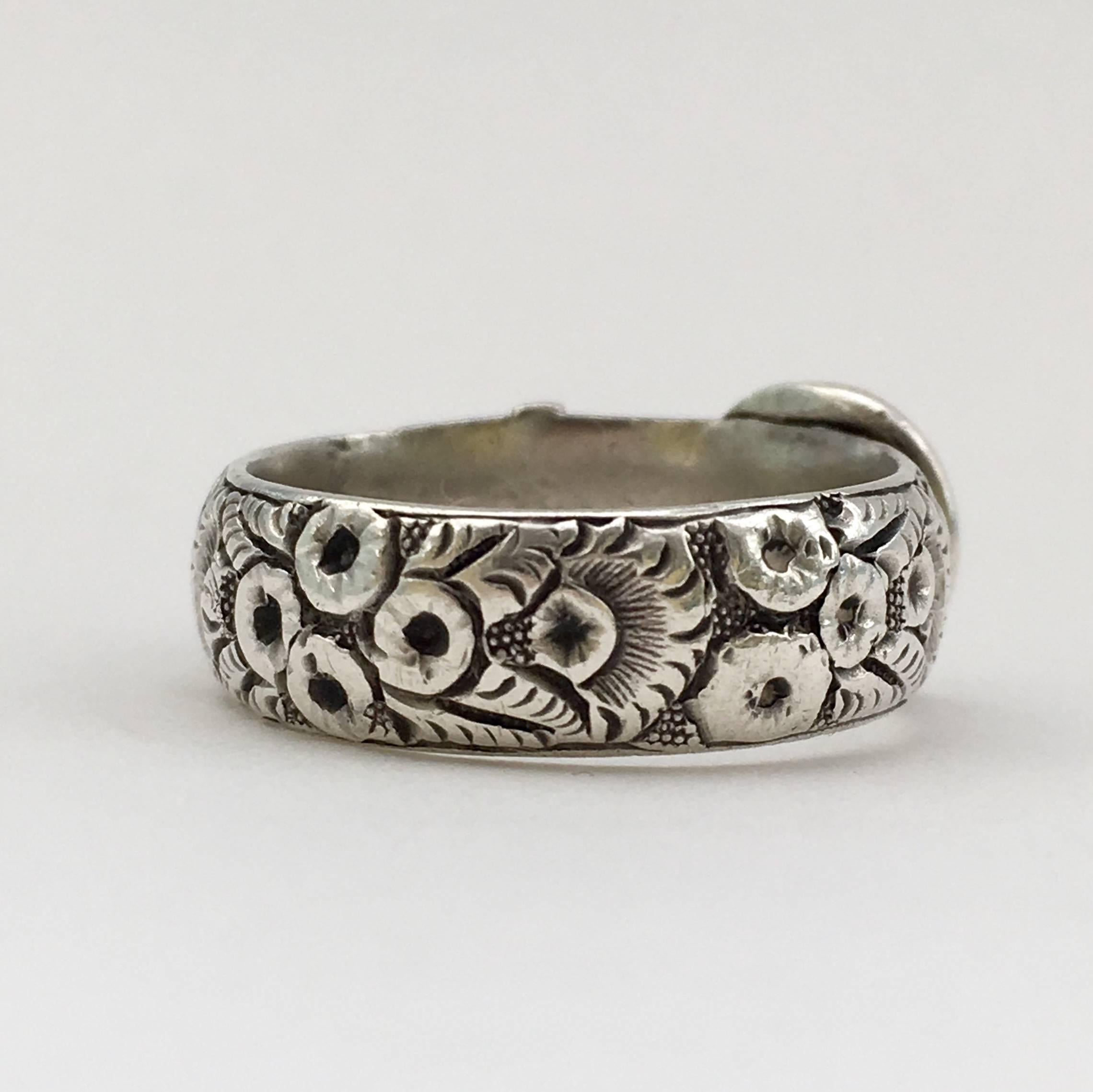 Women's or Men's Arts & Crafts Ring Buckle Engraved Floral Heavy Silver Victorian Band