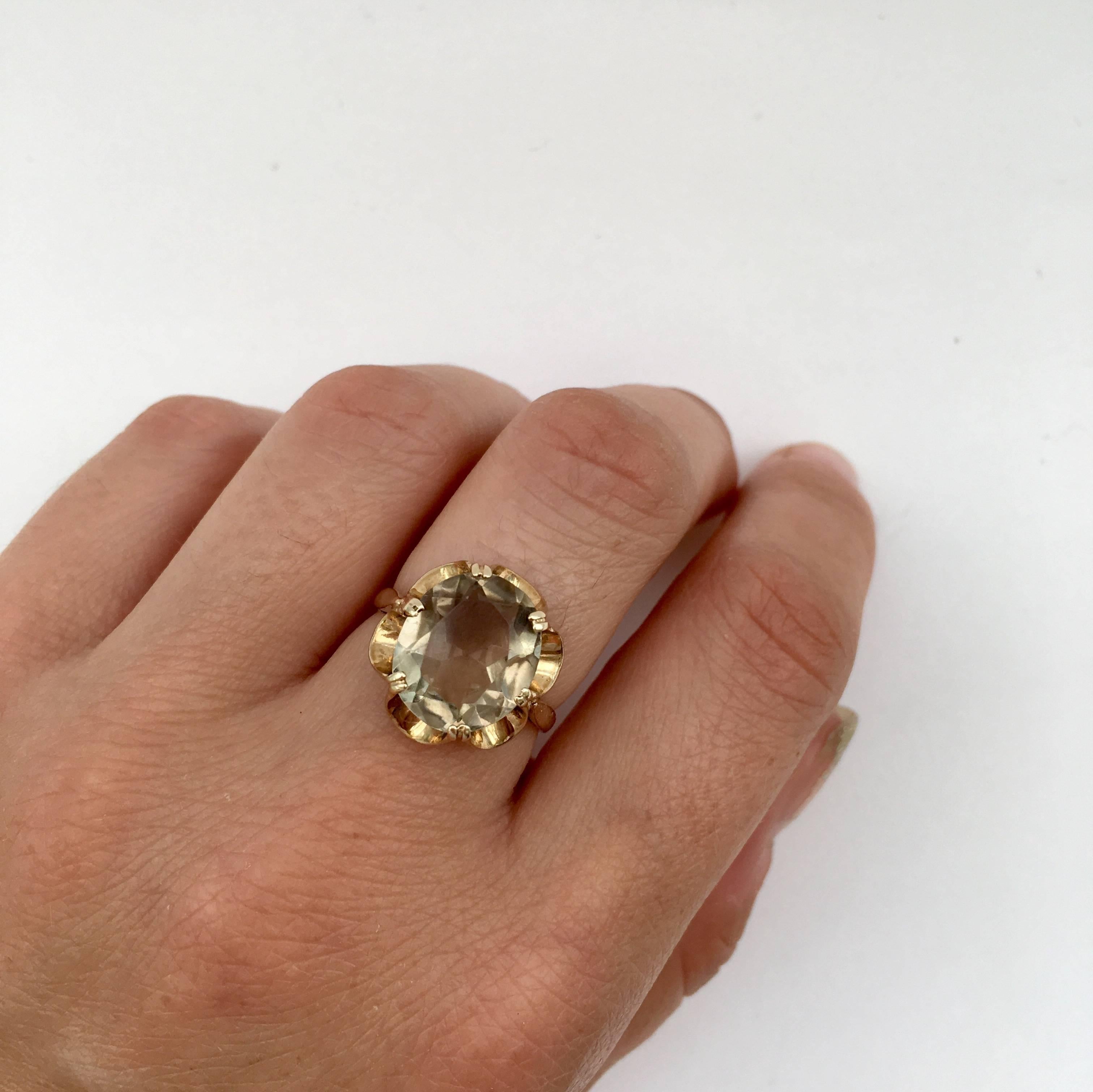 1970s Gemstone Rings Flower Smoky Quartz Cocktail Ring Gold Vintage Jewelry In Good Condition In London, GB
