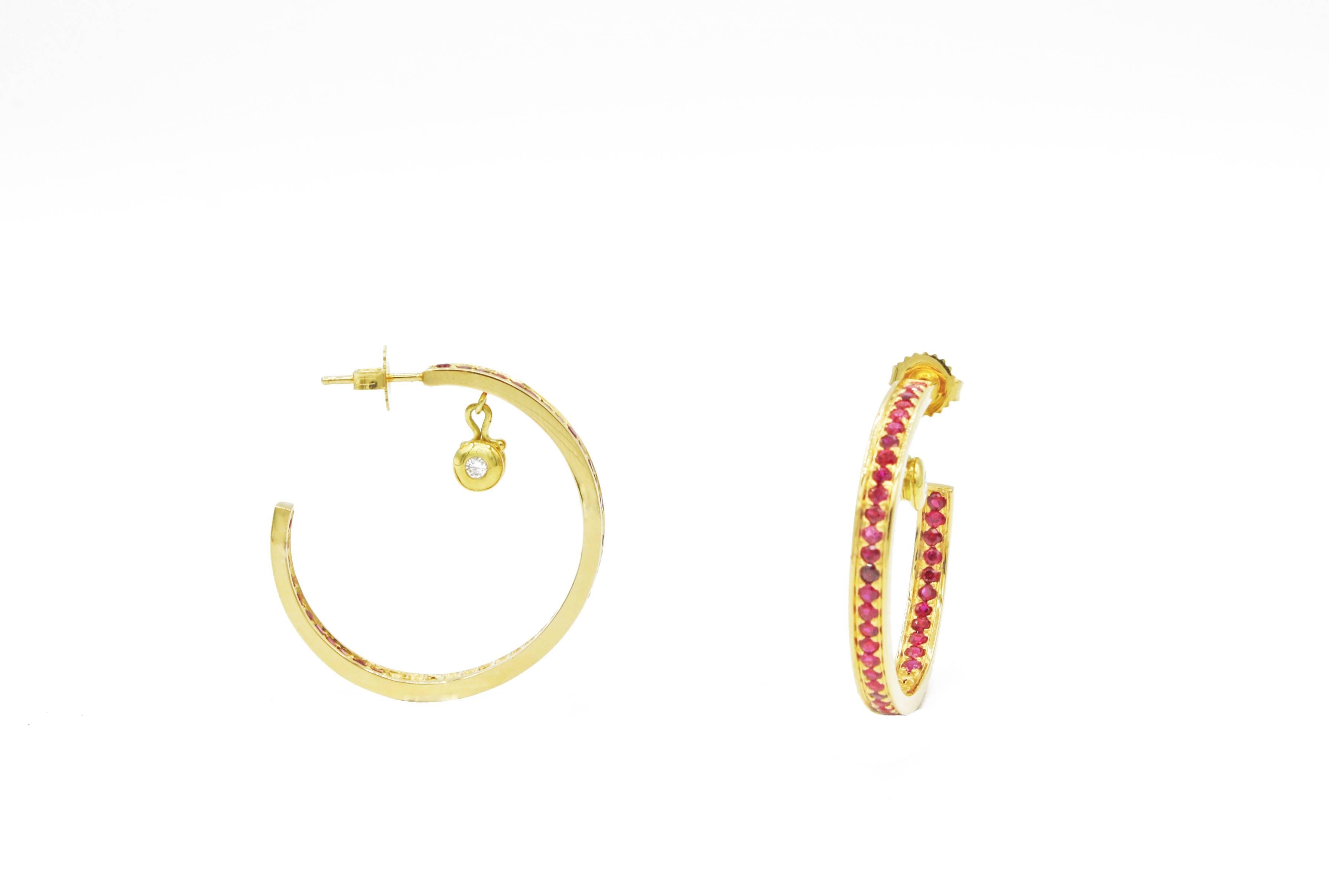 Gold Ruby Hoop Earrings In New Condition For Sale In New York, NY