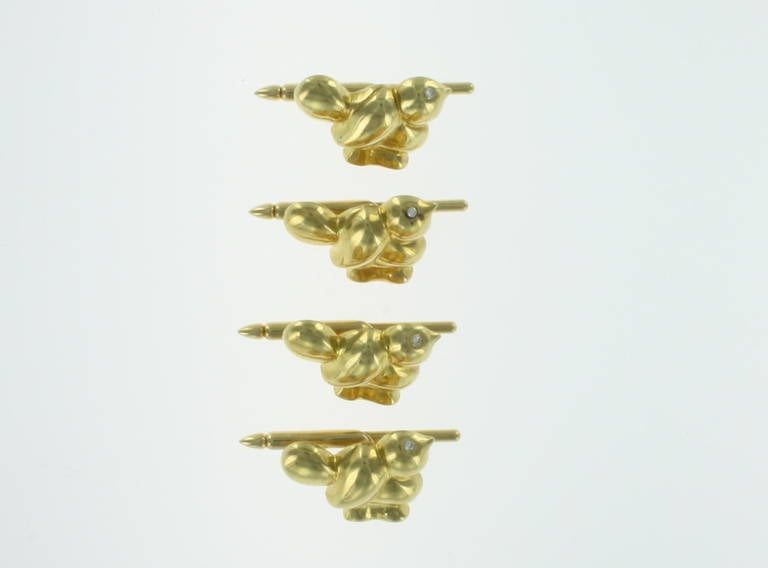 Contemporary Cipullo Bird Motif Gold Cufflinks and Studs For Sale