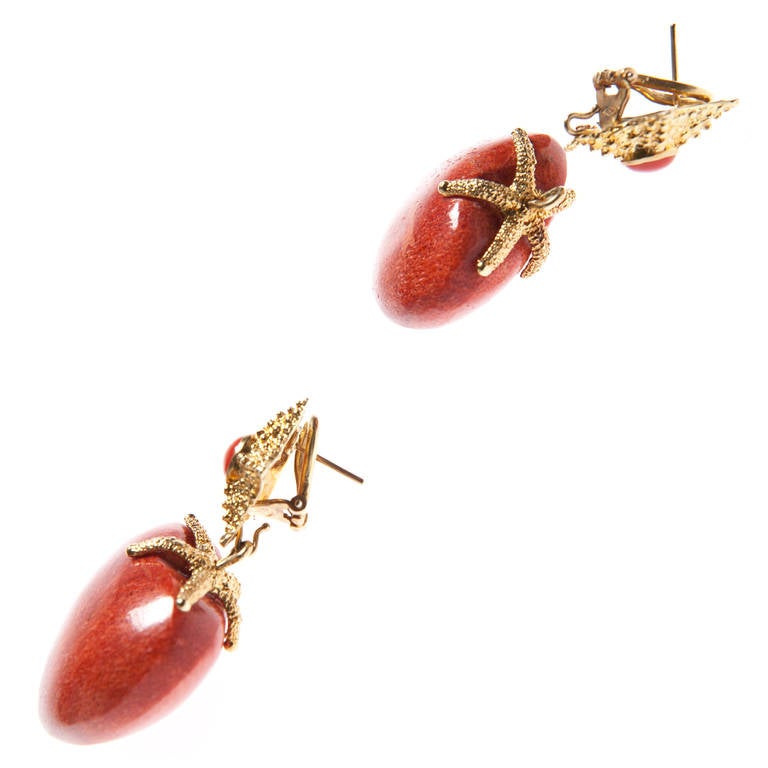 Contemporary Renato Cipullo Gold Coral Heart Drop Earrings For Sale