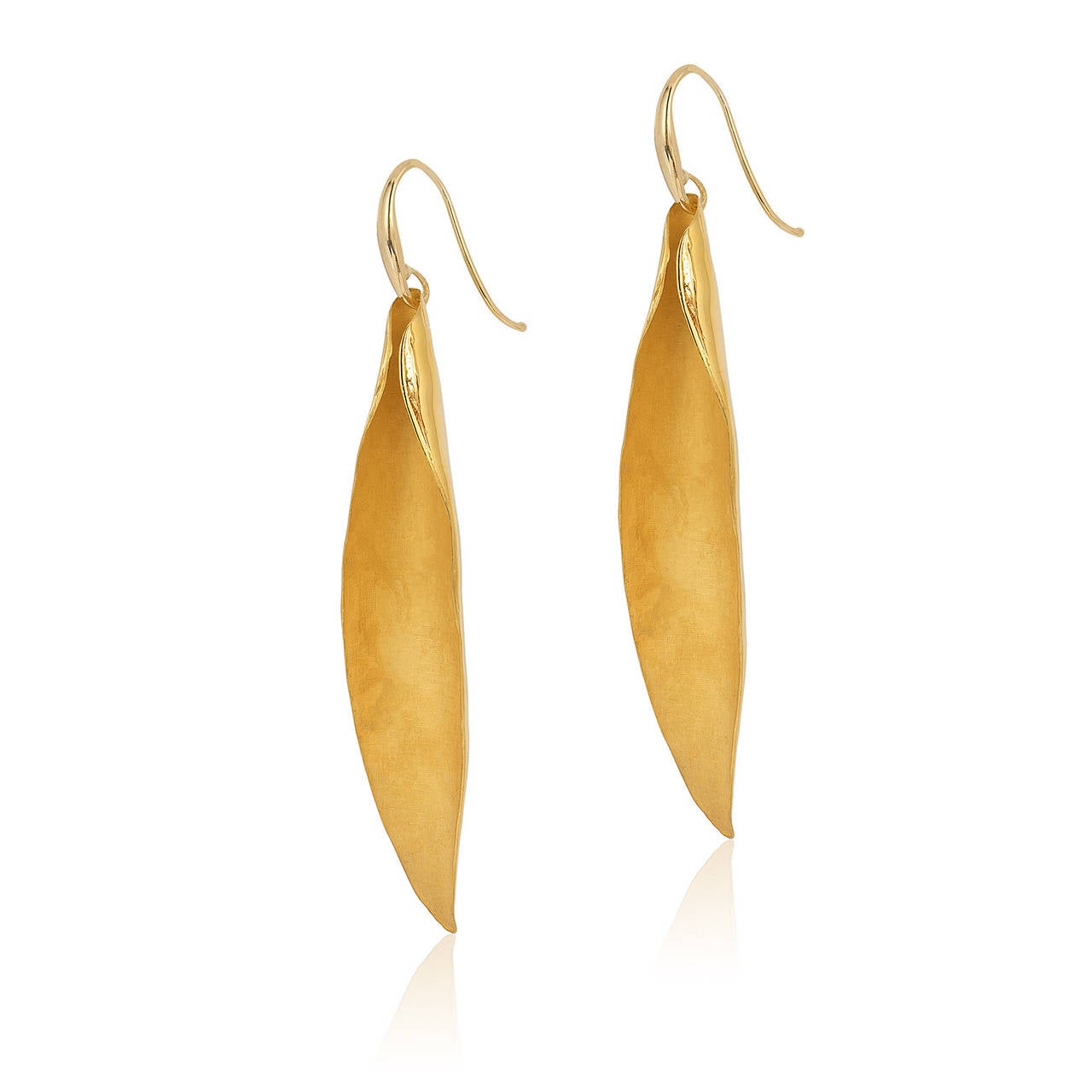 Exquisite Renato CIpullo 18kt  yellow gold earrings comprised of two sculptural leaf shape drops.

Each leaf has a polished exterior and soft matte interior finish.