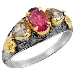 Emma Chapman – Ring aus 14-karätigem Gold und Silber mit einem burmesischen Rubin von 0,88 Karat