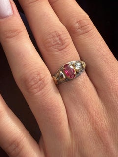 Emma Chapman – Ring aus 14-karätigem Gold und Silber mit einem burmesischen Rubin von 0,88 Karat