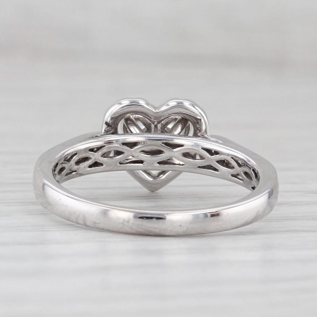 Taglio princess Anello di fidanzamento a forma di cuore con diamante da 0,51 carati in oro bianco 14k, misura 7 in vendita