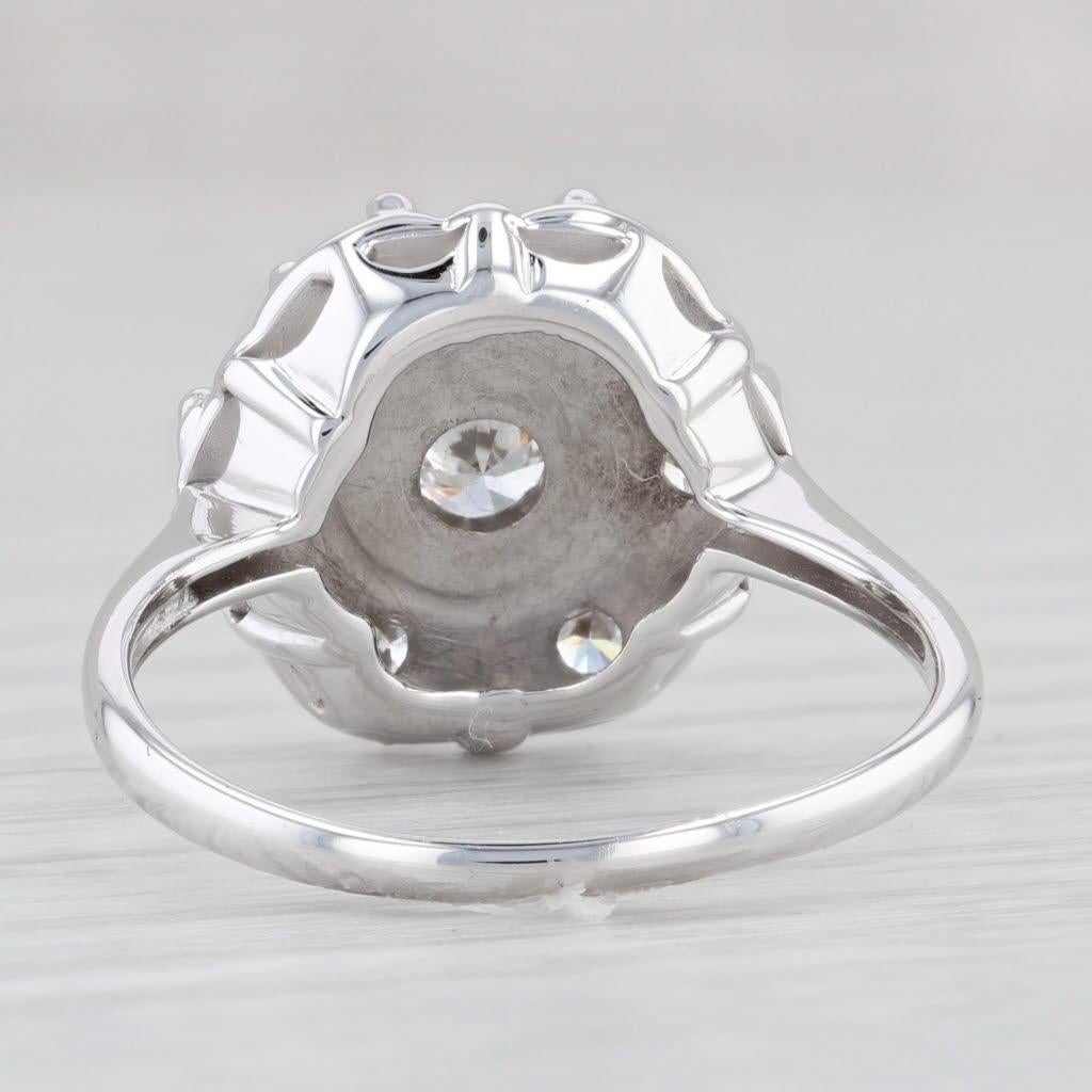 Informazioni sulla gemma: 
- Diamanti naturali -
Carati totali - 0,79ctw
Taglio - Brillante rotondo
Centro:
Carati - 0,21ct (4 mm)
Colore - H - I.
Chiarezza - SI1
Halo:
Carati totali - 0,58ctw
Colore - G - H.
Chiarezza - VS2 - SI1
Si prega di notare