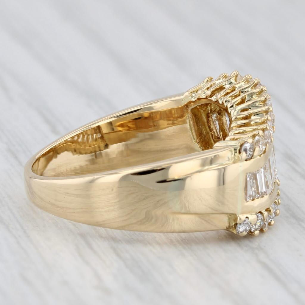da uomo o donna Anello con diamante baguette da 1,04 ct. in oro giallo 18k, misura 6,75, fascia sagomata in vendita