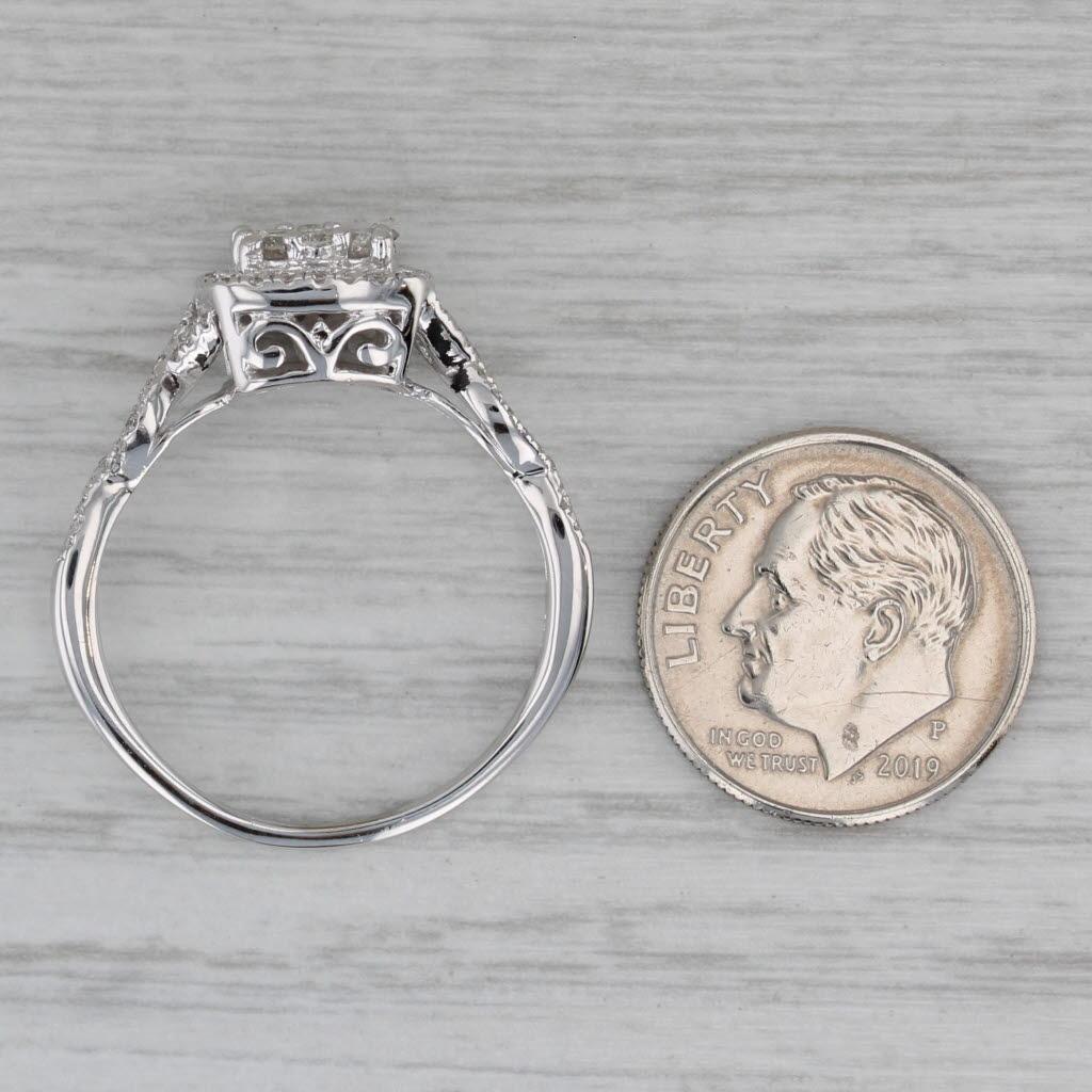Anello di fidanzamento aureolato con diamante rotondo da 0,57 carati in oro bianco 14k, misura 10 in vendita 3