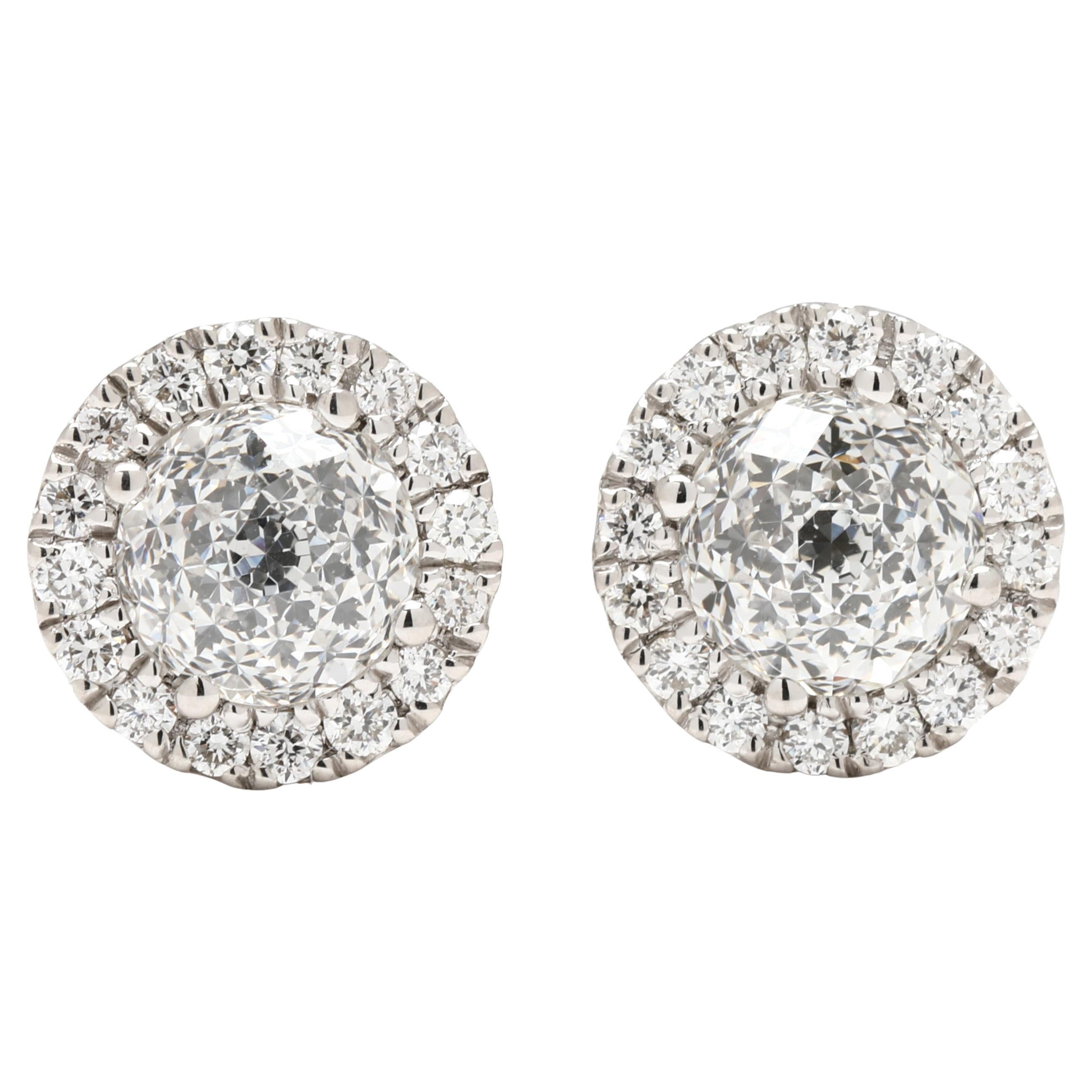 Boucles d'oreilles en or blanc 18 carats, Crown of Light, AGS 1.32ctw Diamond Stud Ears en vente