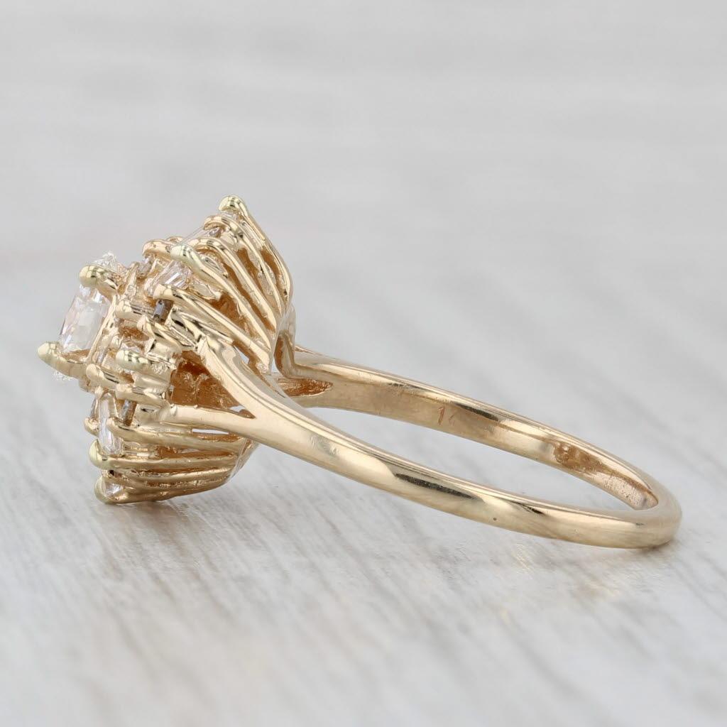 Informazioni sulla gemma:
- Diamante Nature -
Carati - 0,70ct 
Taglio - Ovale
Colore - I
Chiarezza - I1  

- Diamanti naturali -
Carati totali - 0,28ctw
Taglio - Brillante rotondo
Colore - H - I.
Chiarezza - SI1 - I1

- Diamanti naturali -
Carati