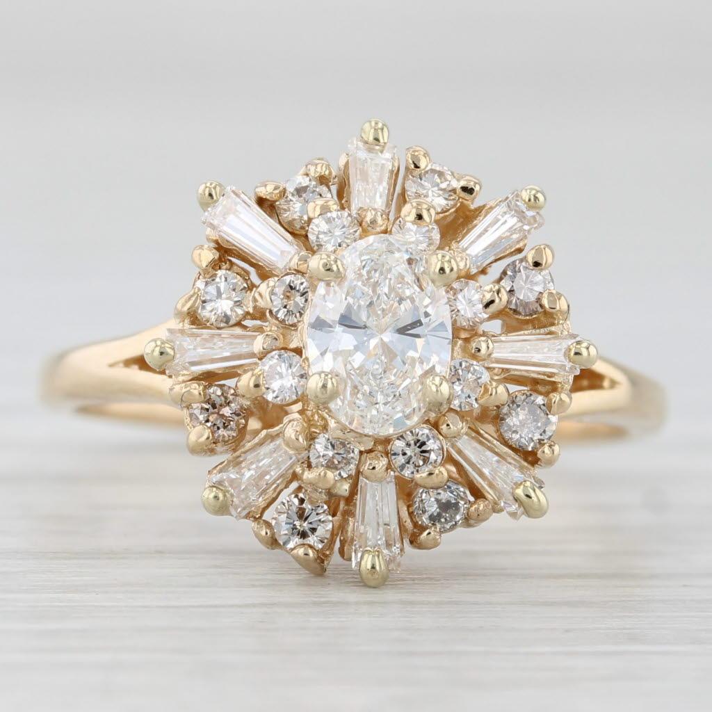 Anello di fidanzamento aureolato con diamante ovale da 1,46 carati in oro giallo 14k, misura 7 In condizioni buone in vendita a McLeansville, NC