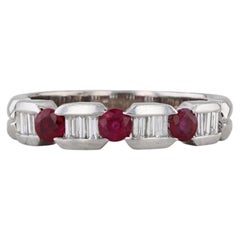 Anillo de rubíes y diamantes de 0,63 ct en total, de oro blanco de 14k, talla 6,75, alianza combinable