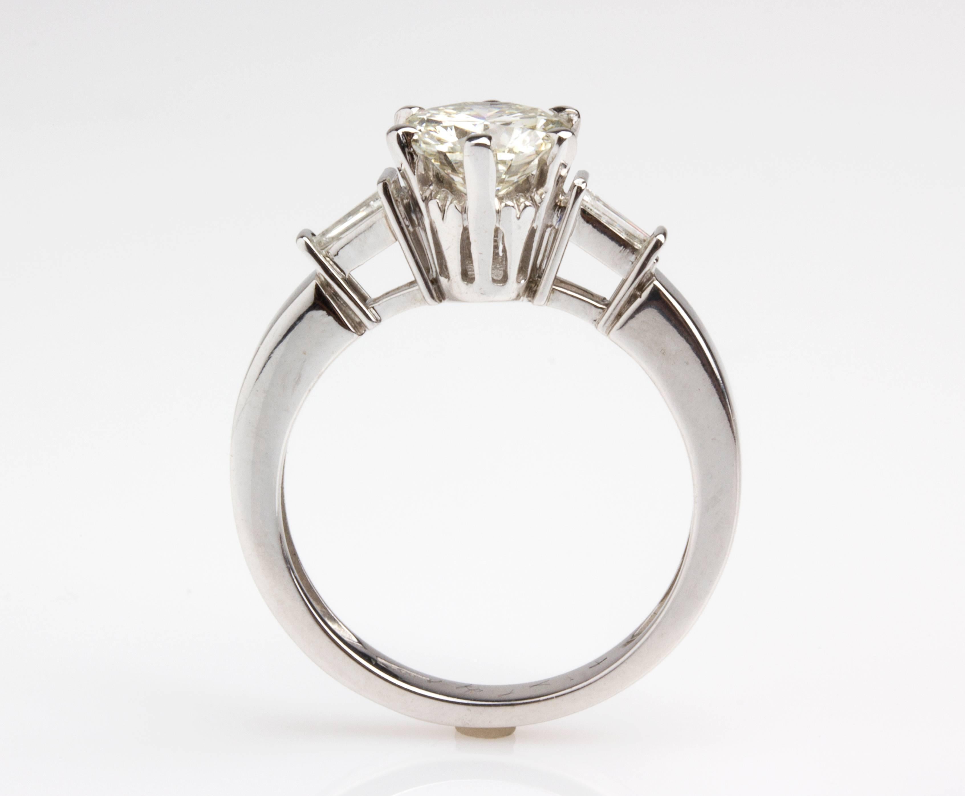 Diamond White Gold Ring In Good Condition For Sale In Rome, IT