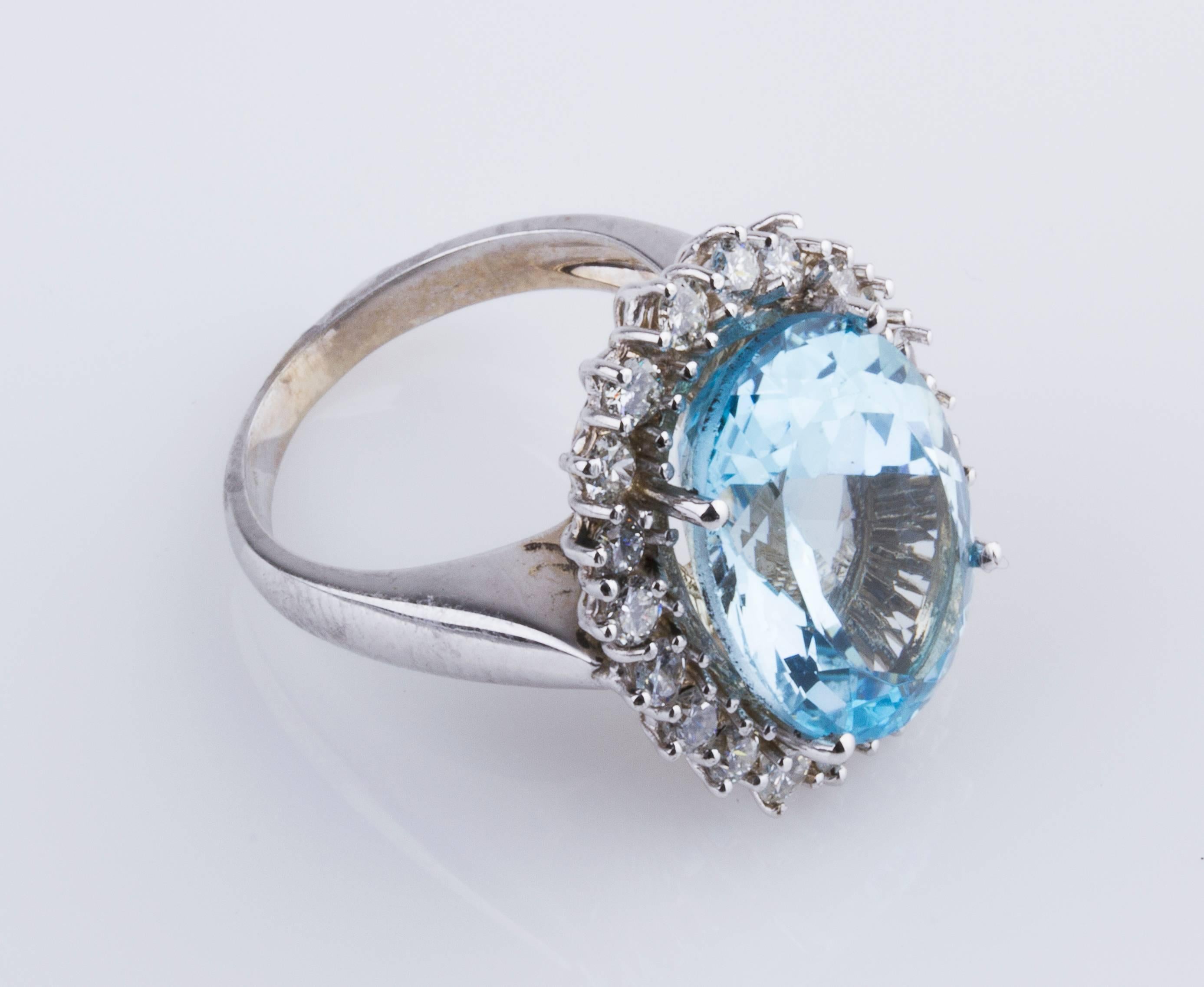 Topaz and Diamond Ring In Good Condition For Sale In Rome, IT