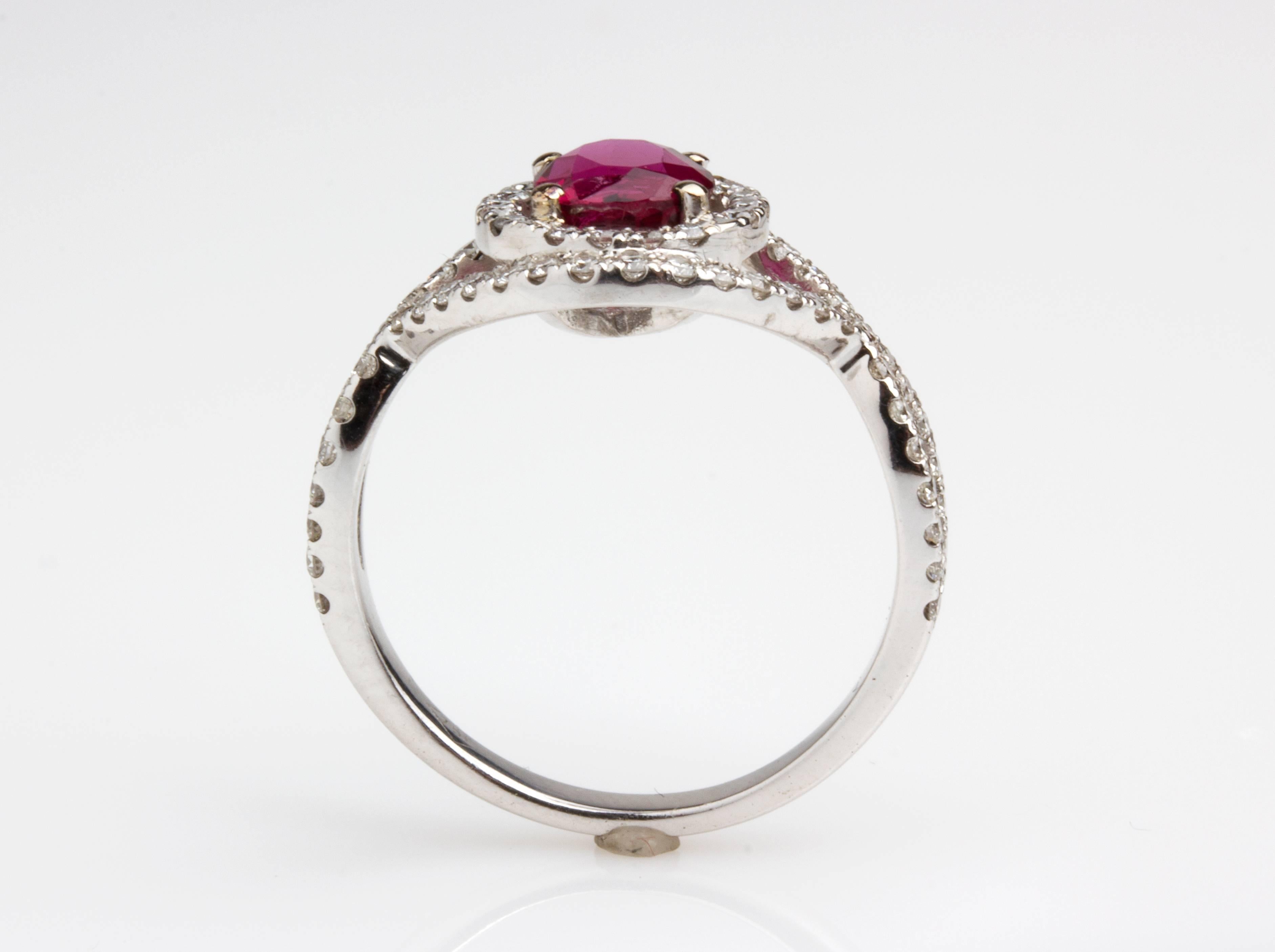 Ruby and Diamond White Gold Ring In Good Condition For Sale In Rome, IT