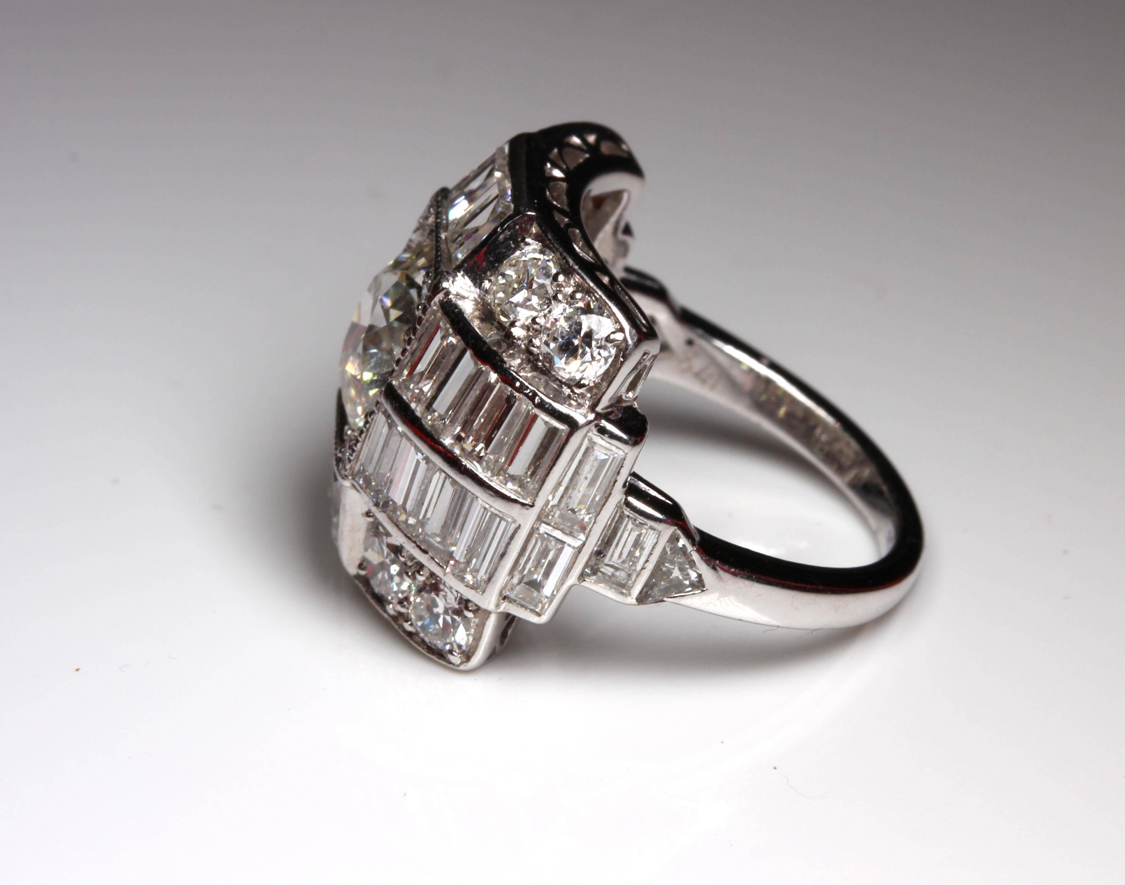 Art Deco 5.82 Carat Diamond Cocktail Ring In Excellent Condition For Sale In Perth, AU