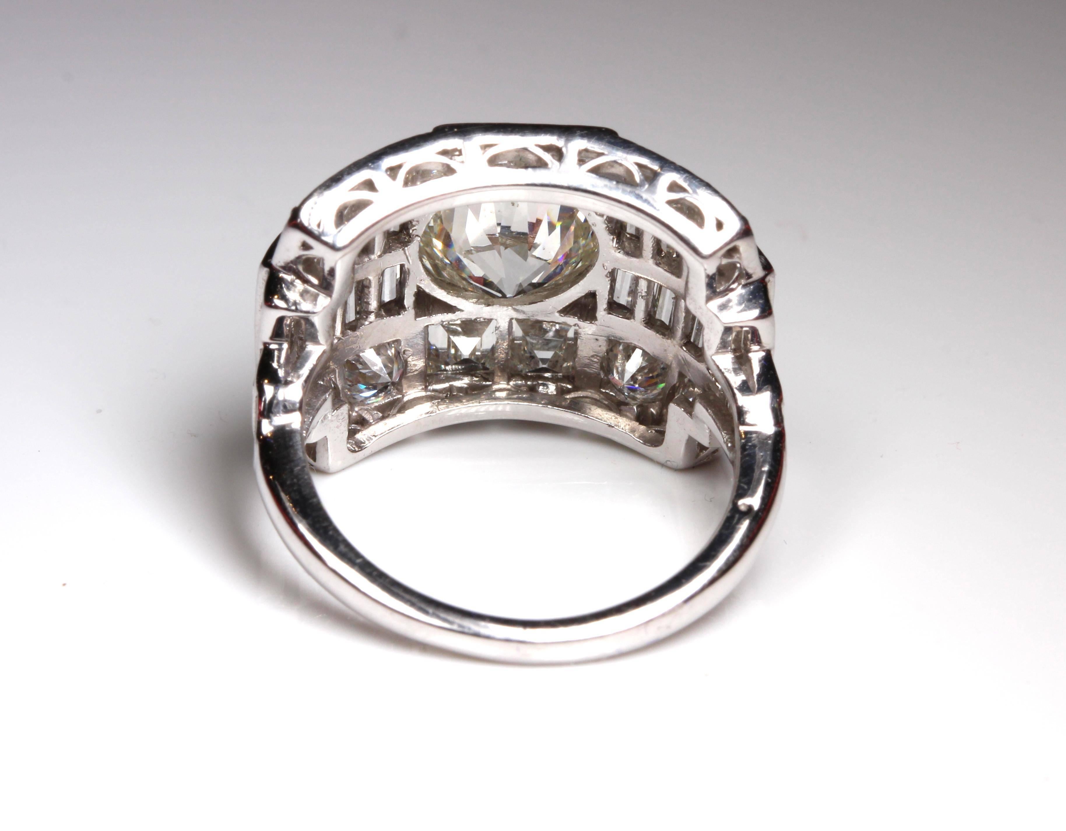 Women's or Men's Art Deco 5.82 Carat Diamond Cocktail Ring For Sale