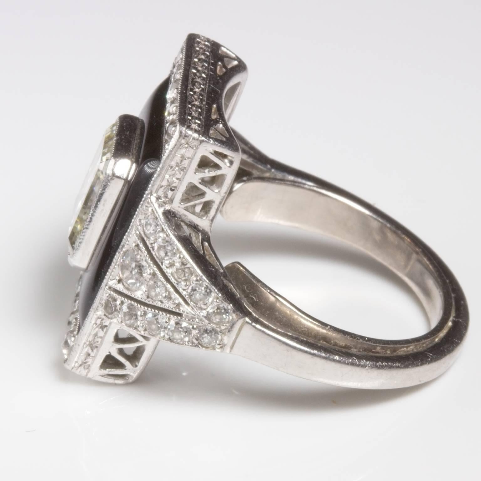Emerald Cut Art Deco 2.62 Carat Diamond Onyx Cocktail Ring For Sale