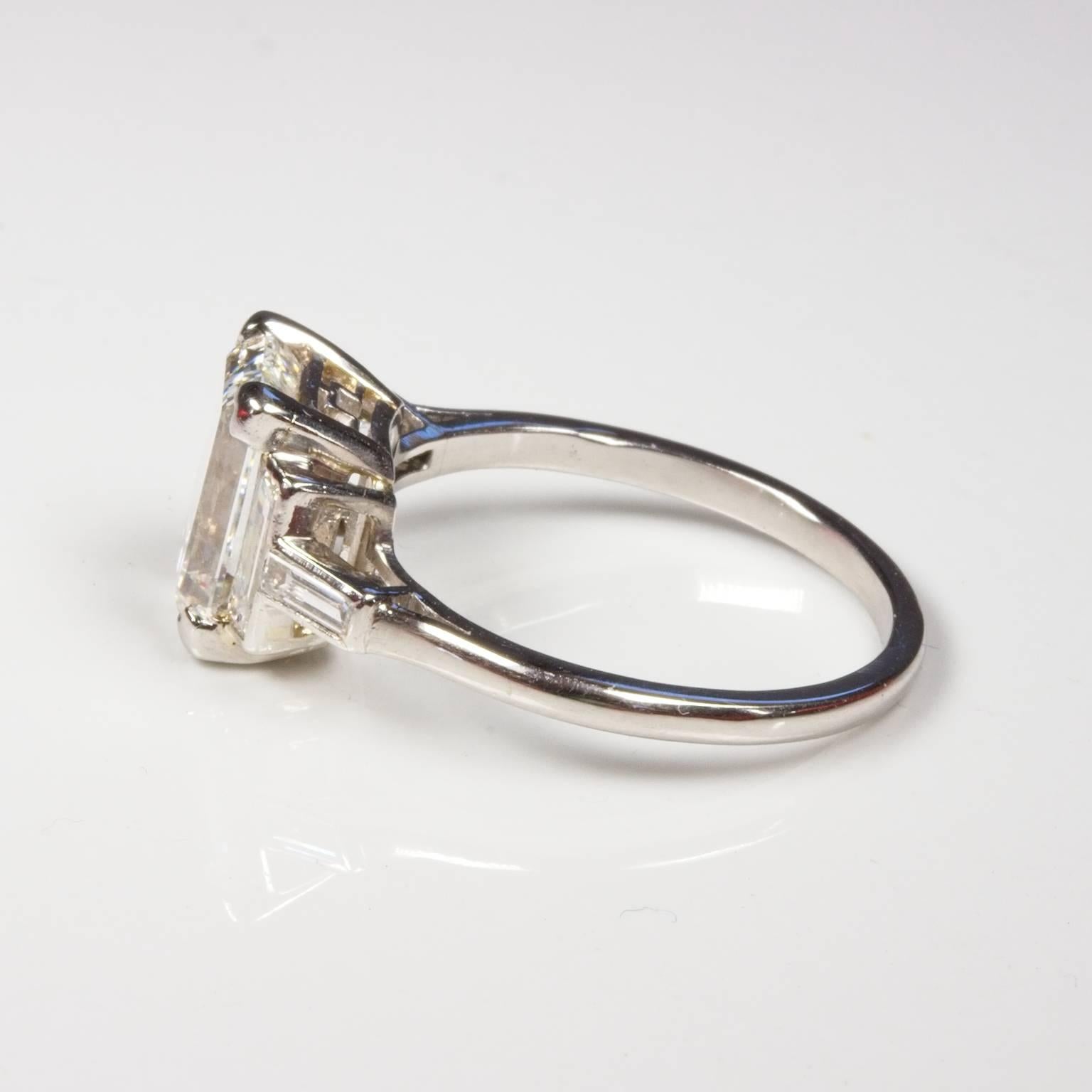 Emerald Cut Art Deco Platinum Baguette Diamond Engagement Ring 3.27ct For Sale