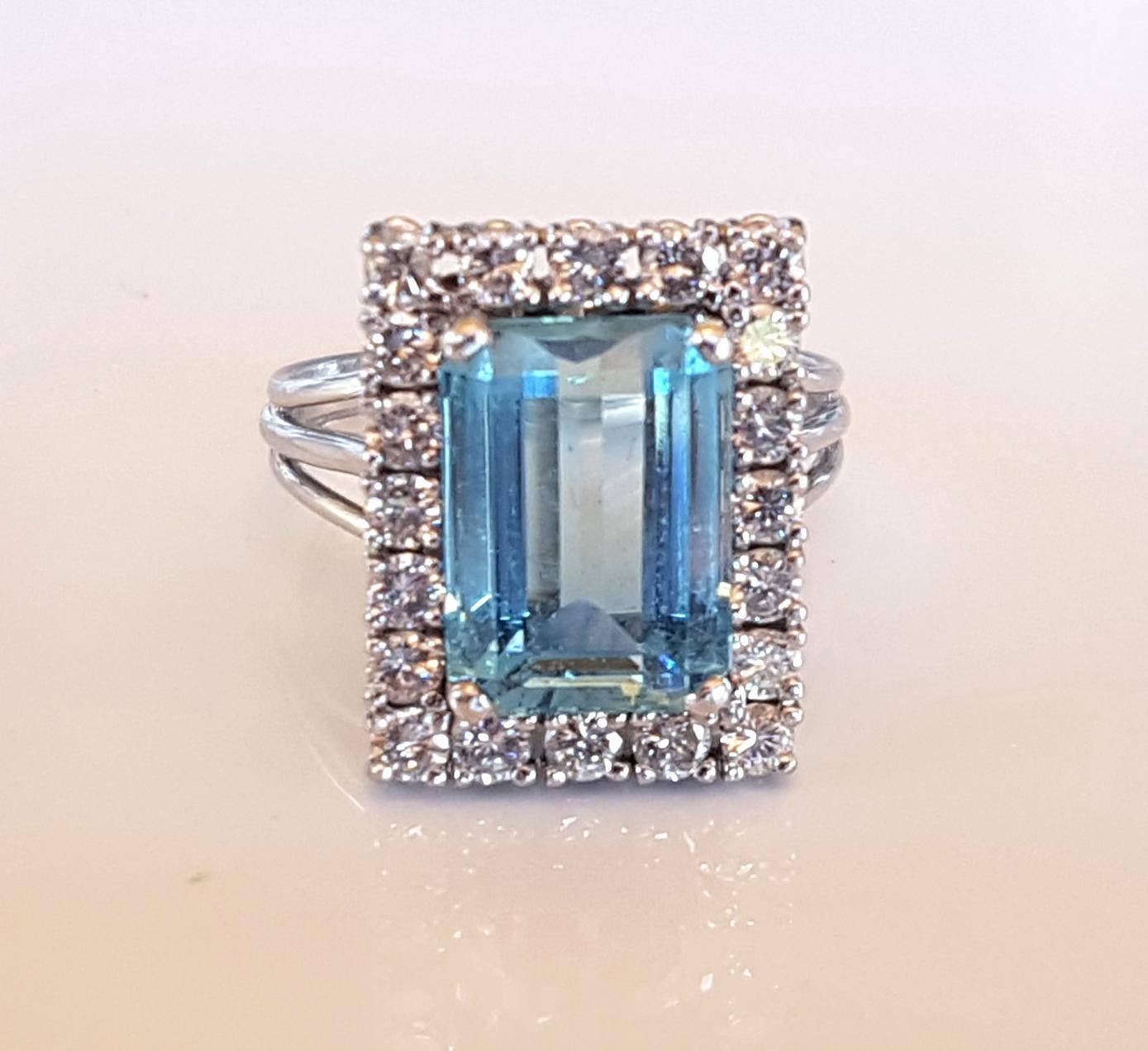 Modernist Aquamarine and Diamond Ladies Cocktail Ring For Sale