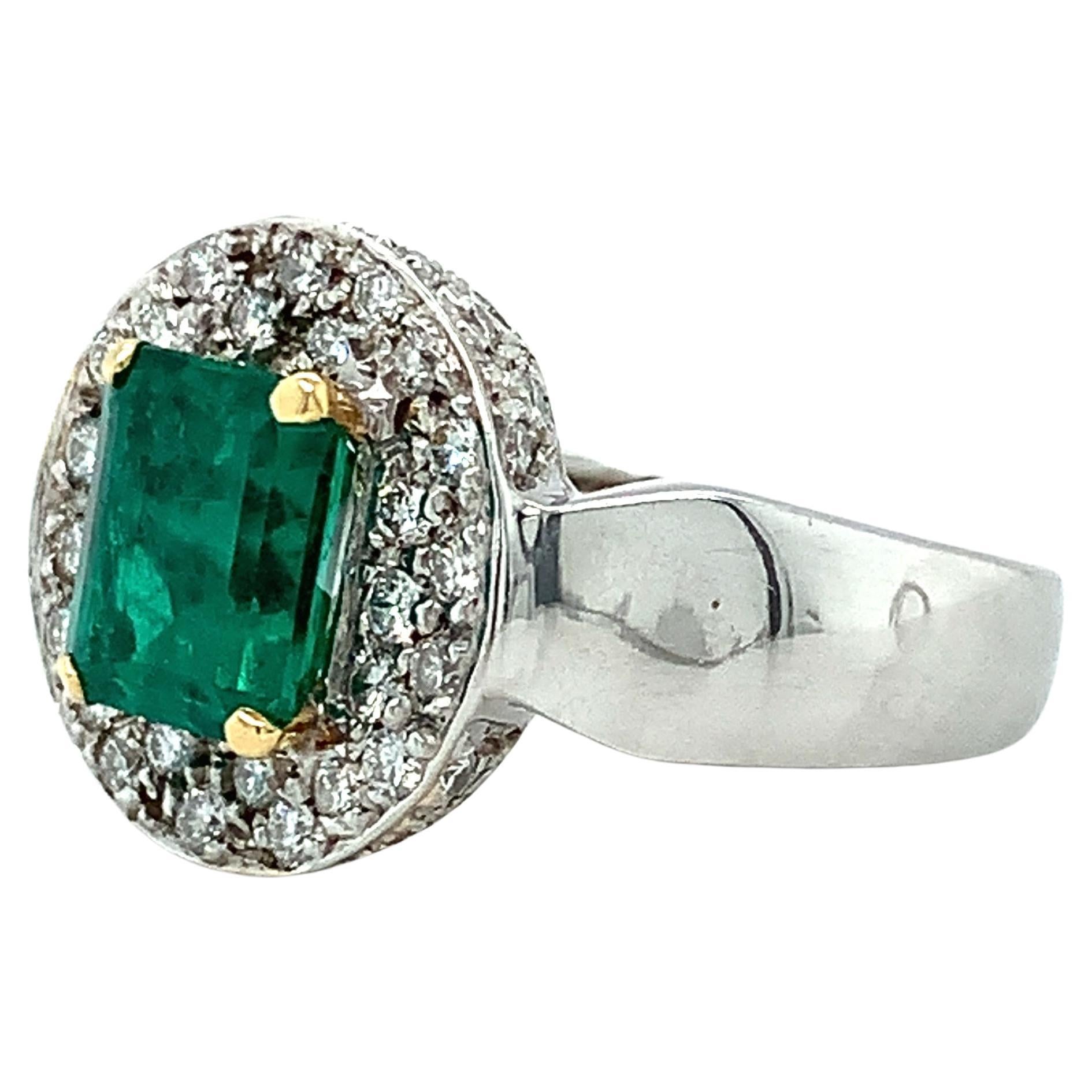 Emerald and Diamond Cocktail Ring in White Gold, 2.05 Carats For Sale